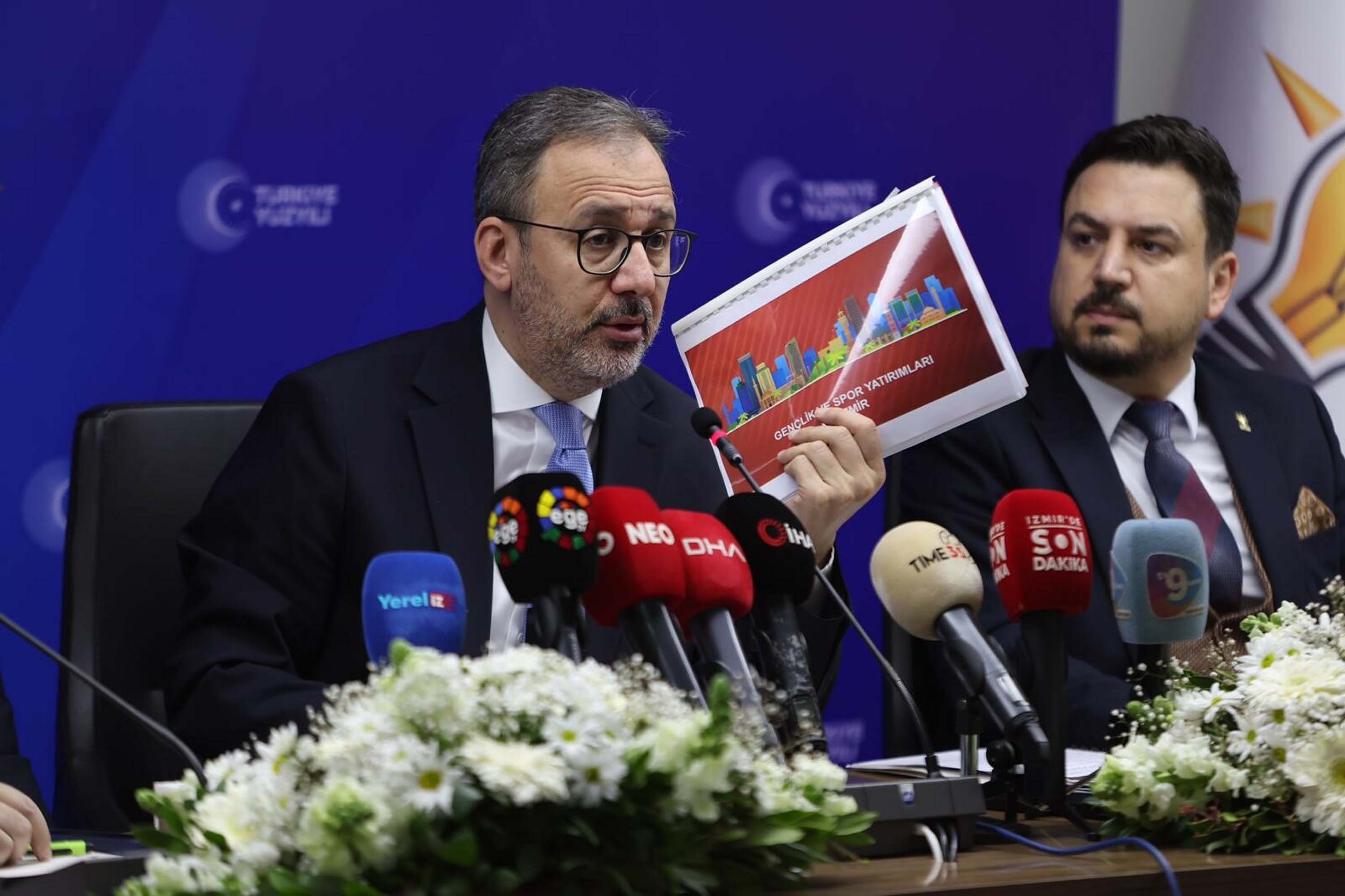 Mehmet Muharrem Kasapoğlu konuşma yapıyor