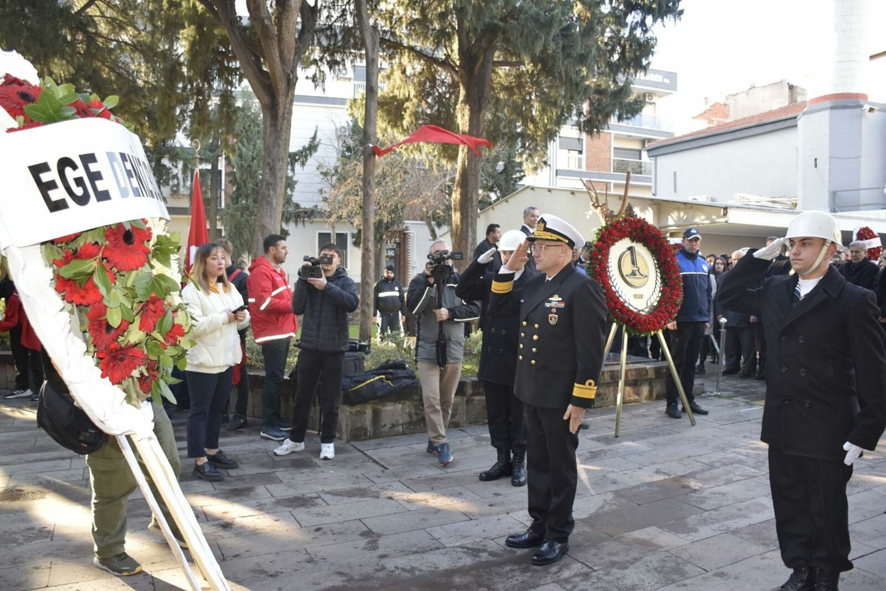 Zübeyde Hanım Kabri Başında Tören