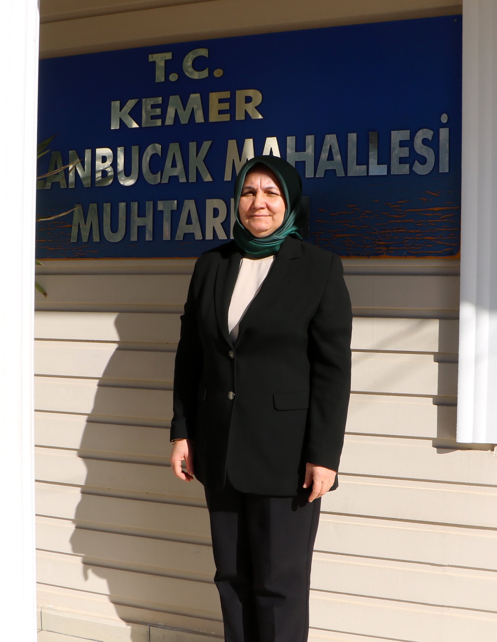 Kemer muhtarları çalışırken