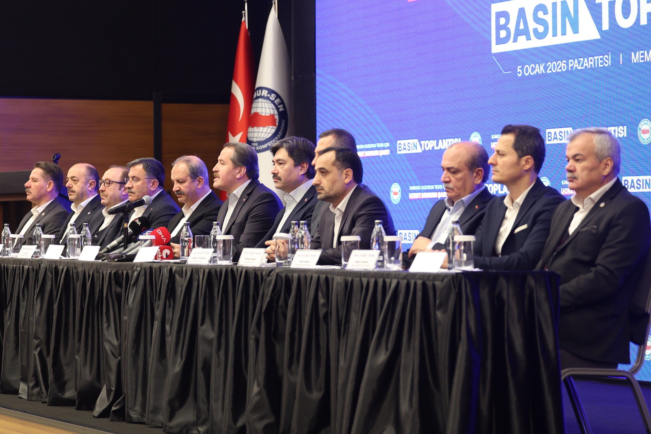 Memur-Sen Genel Başkanı Ali Yalçın basın açıklaması