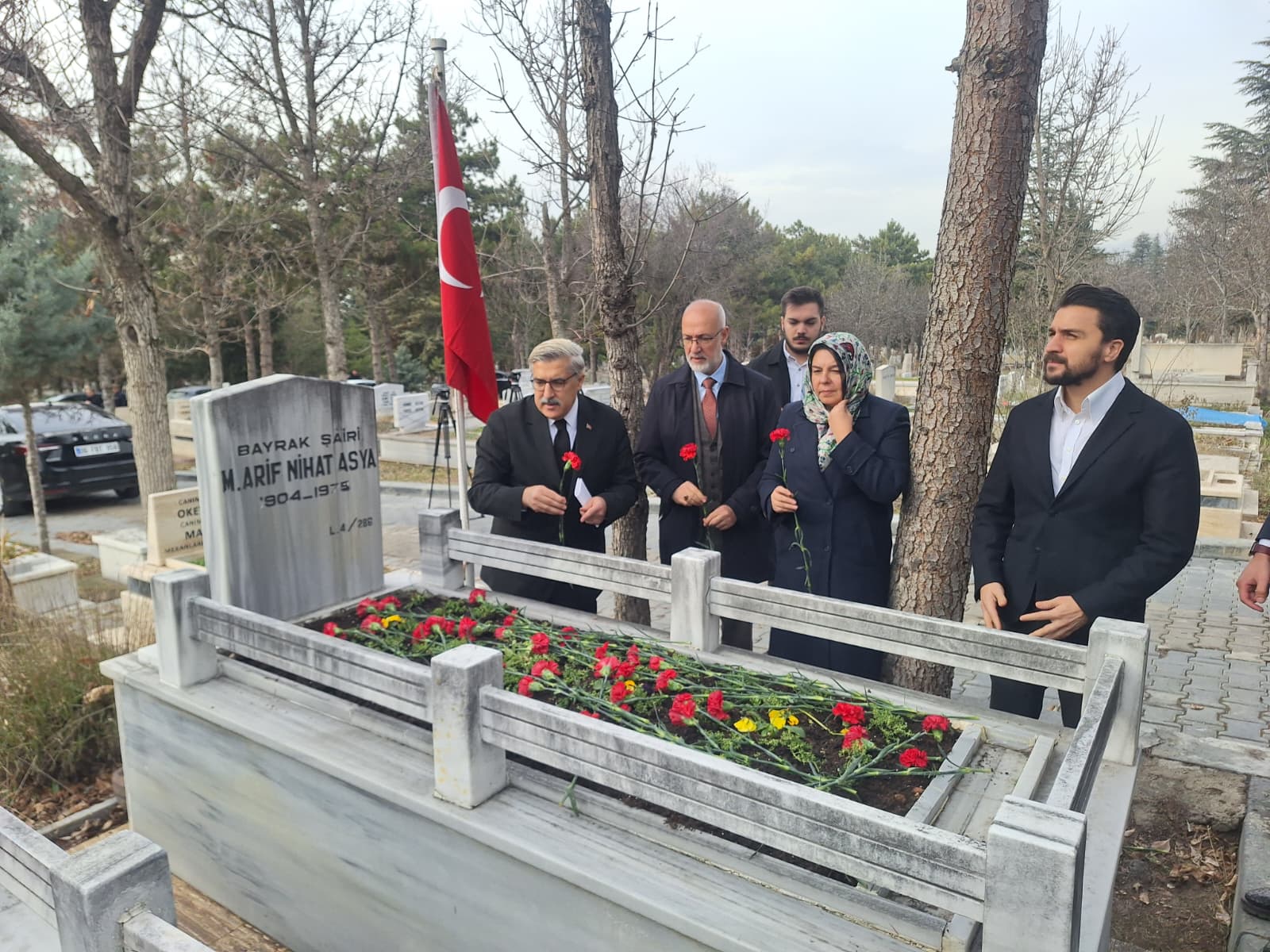 AK Parti Hüseyin Yayman Arif Nihat Asya kabri