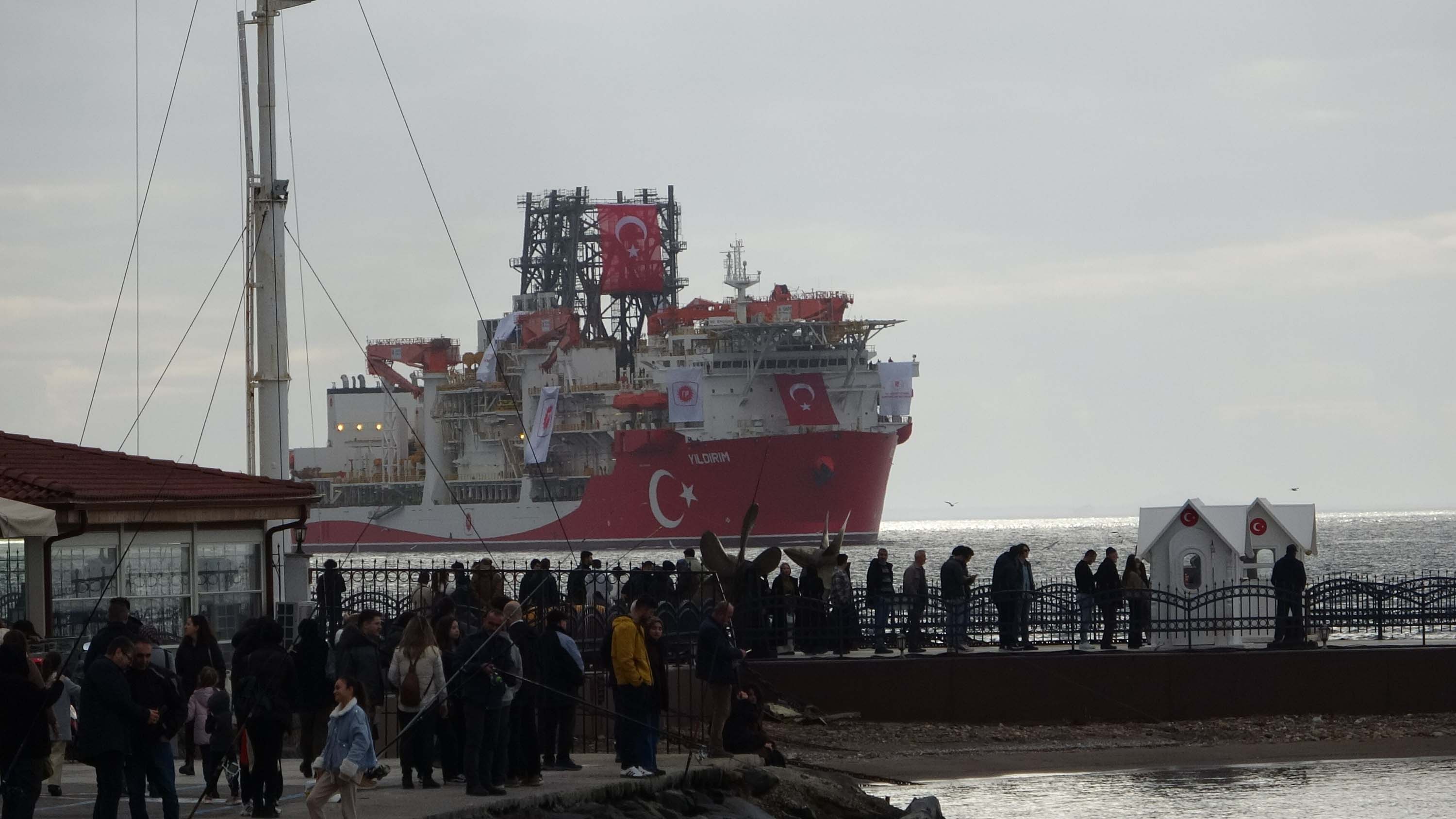 Yıldırım Sondaj Gemisi Teknik Özellikler