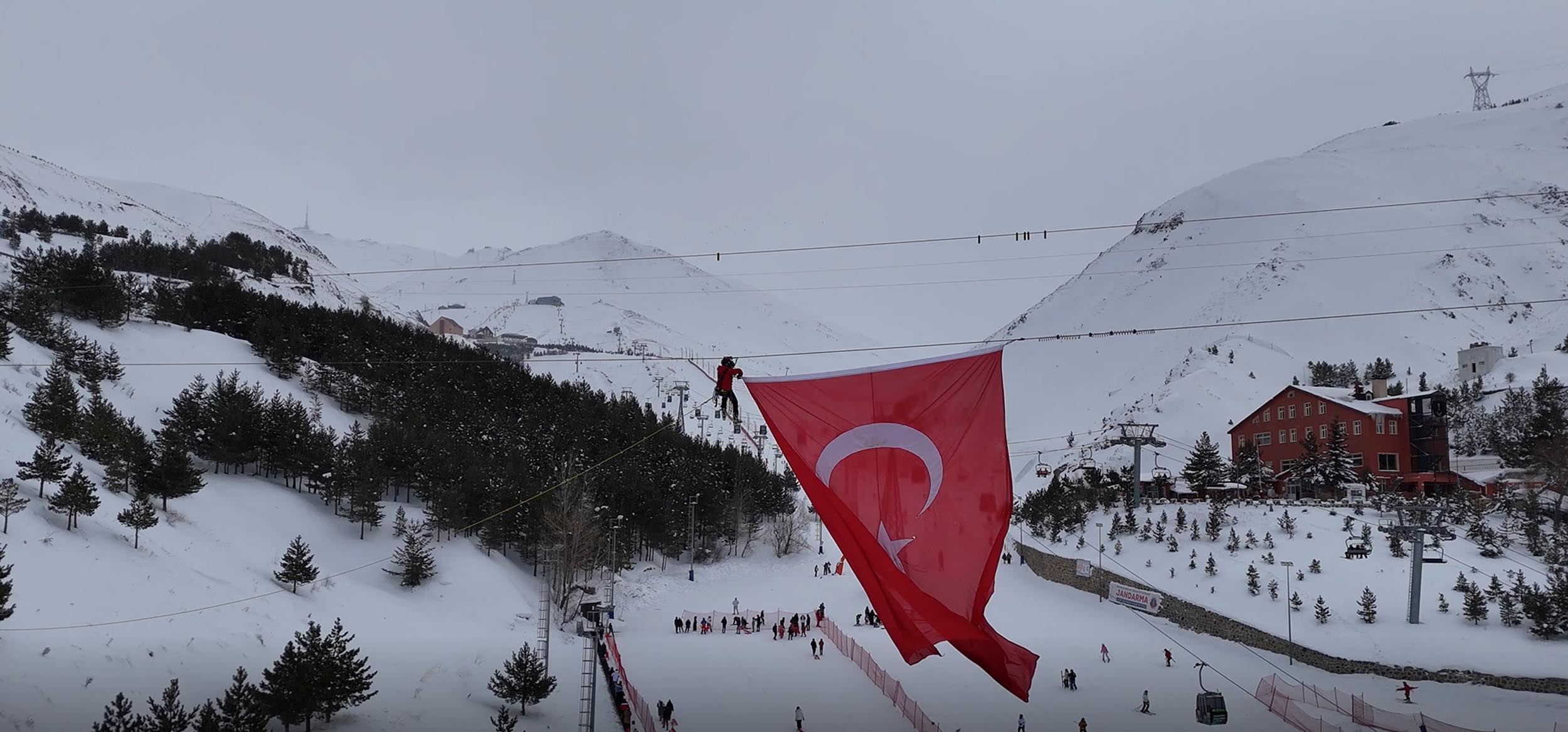 Ejder 3200 Arama Kurtarma Ekibi Türk Bayrağı