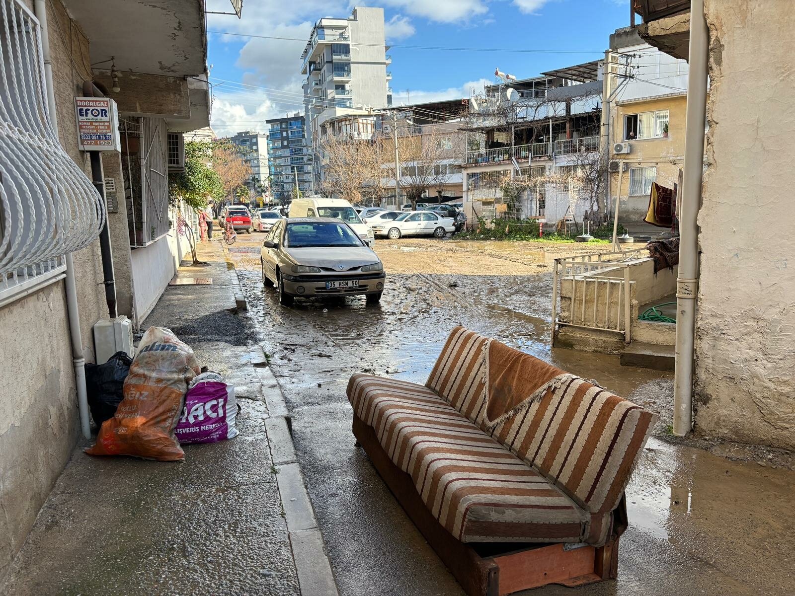 Kemalpaşa sel hortum hasarı