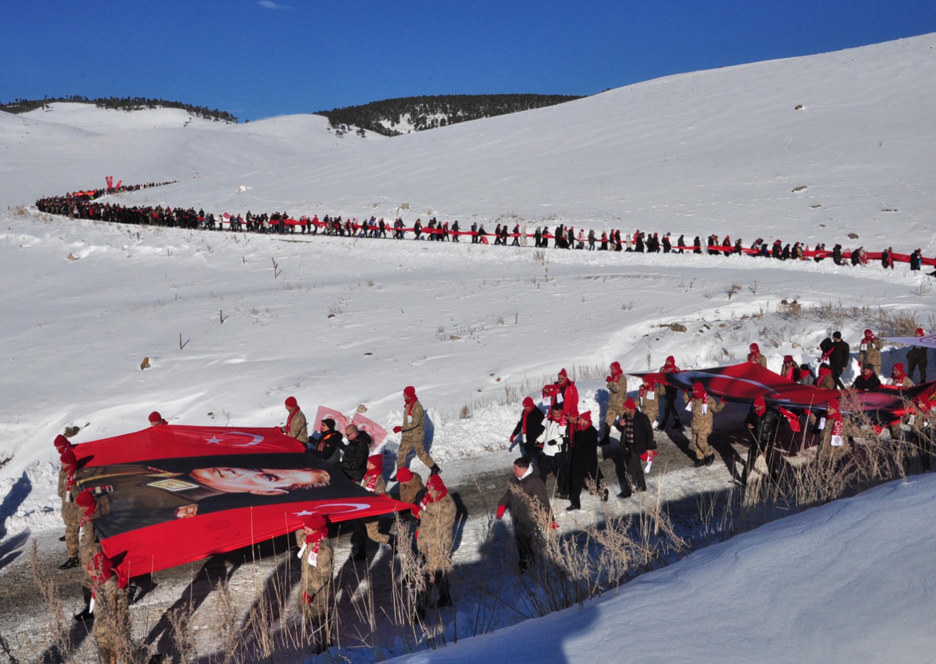 Sarıkamış Şehitleri Yürüyüşü Bakanlar