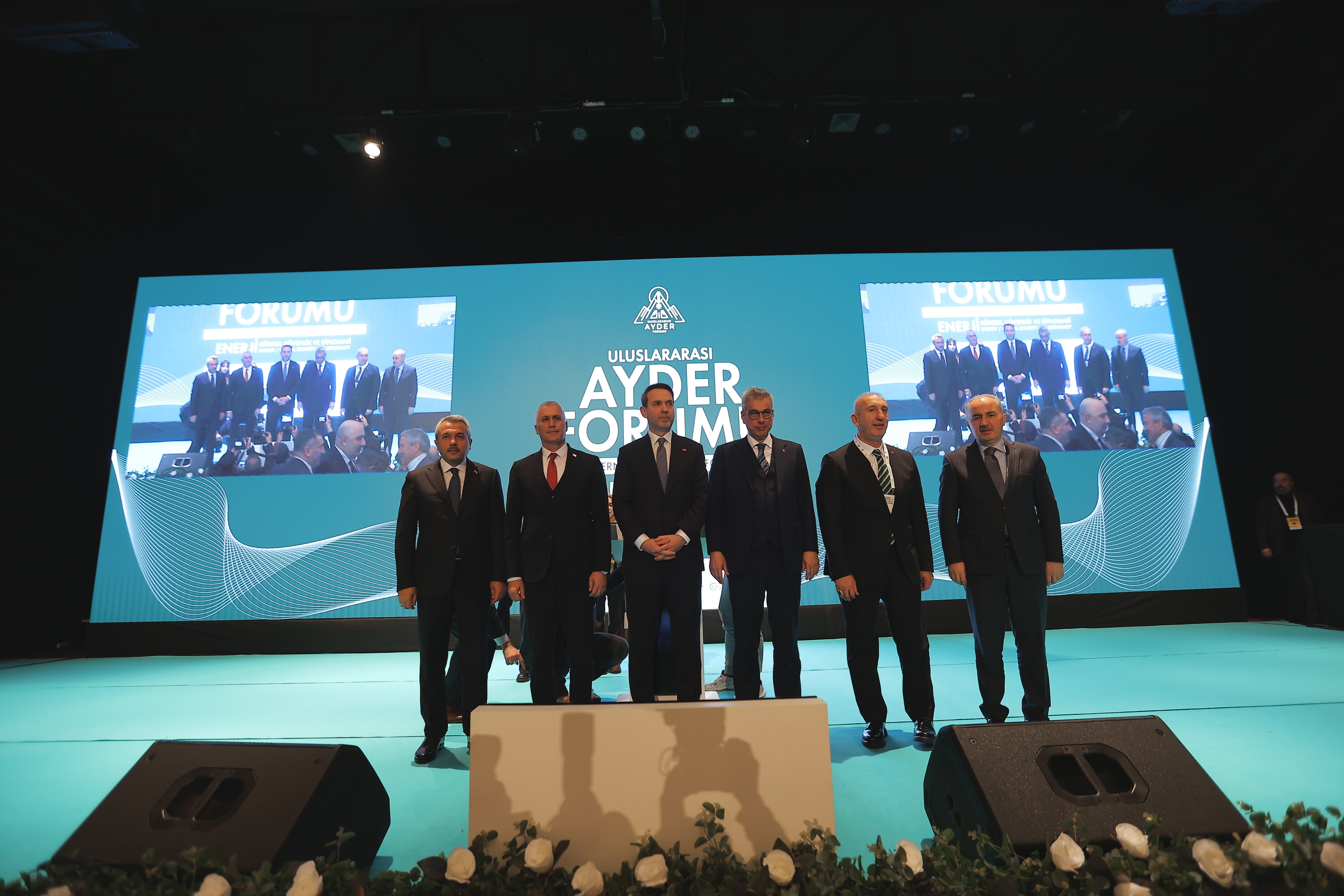 Bakanlar ve katılımcılar