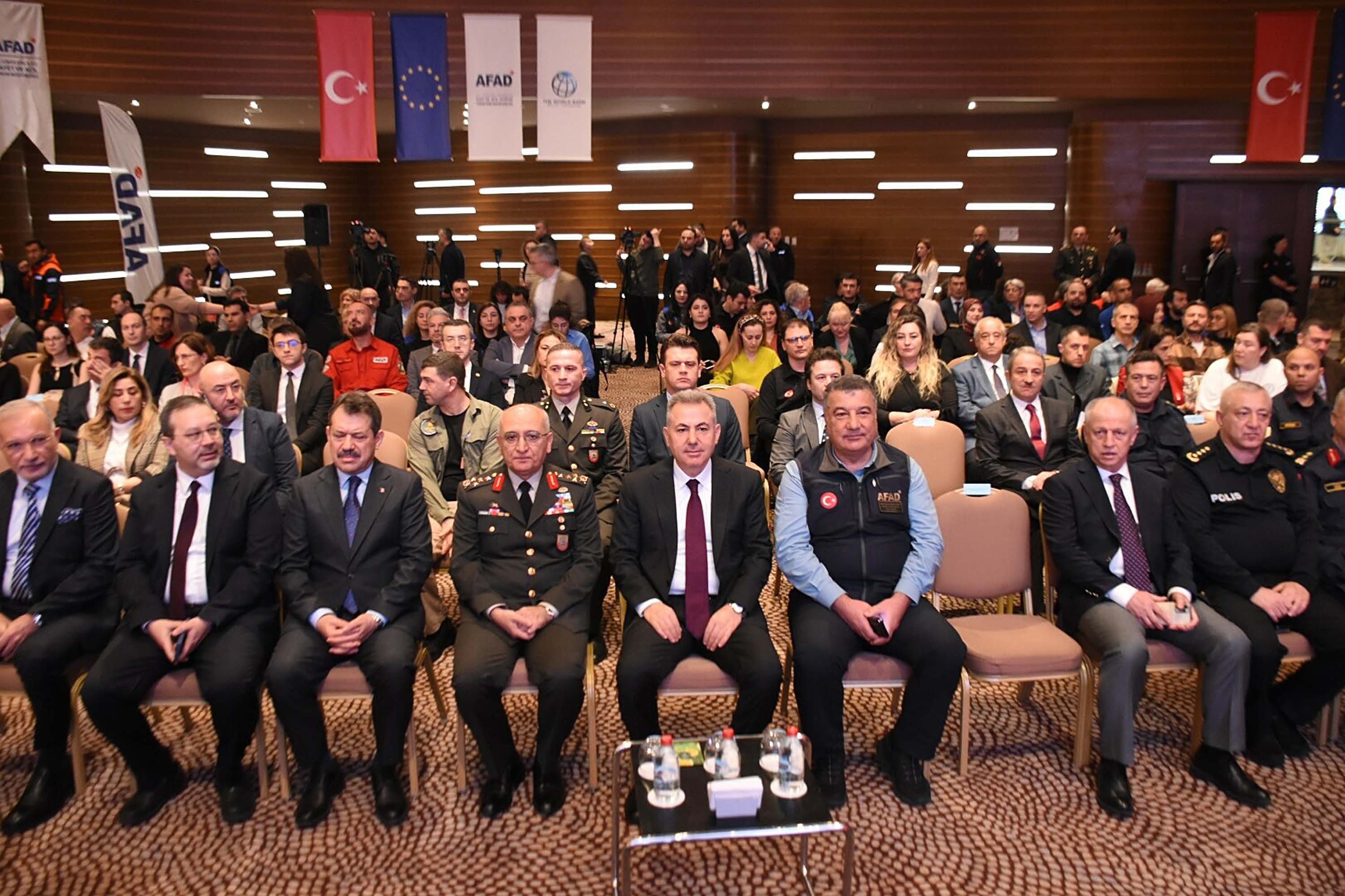 AFAD Proje Yönetim Ofisi temsilcisi Derya Yalçın