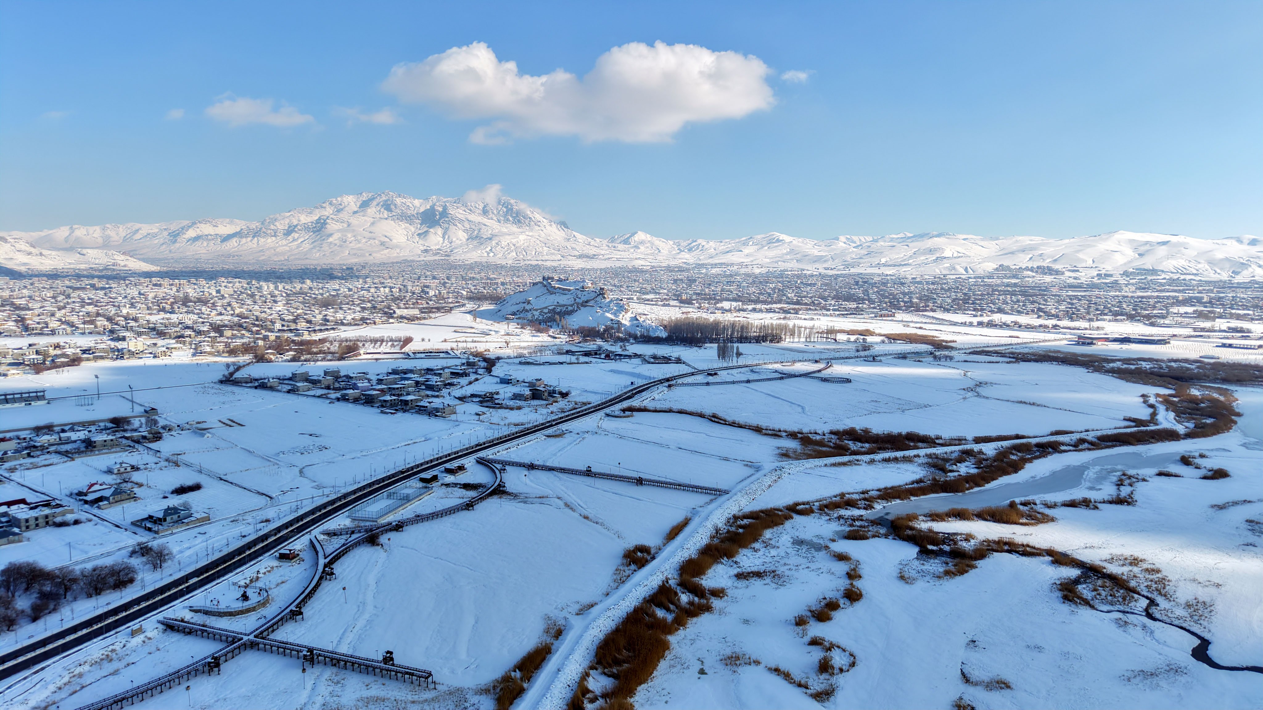 Prof. Dr. Faruk Alaeddinoğlu Van Gölü Havzası Su Yönetimi