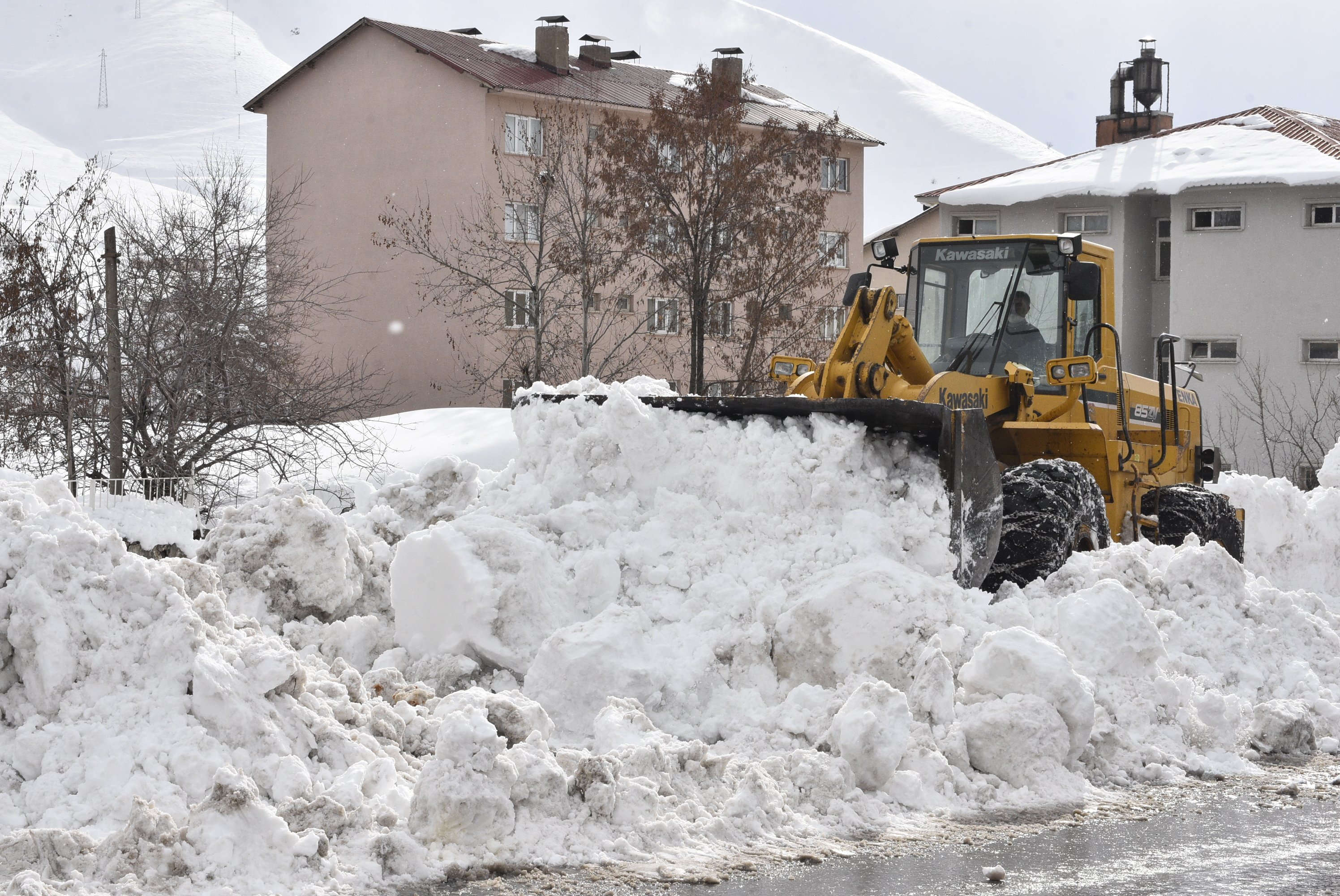 Bitlis köy yolu açma çalışması
