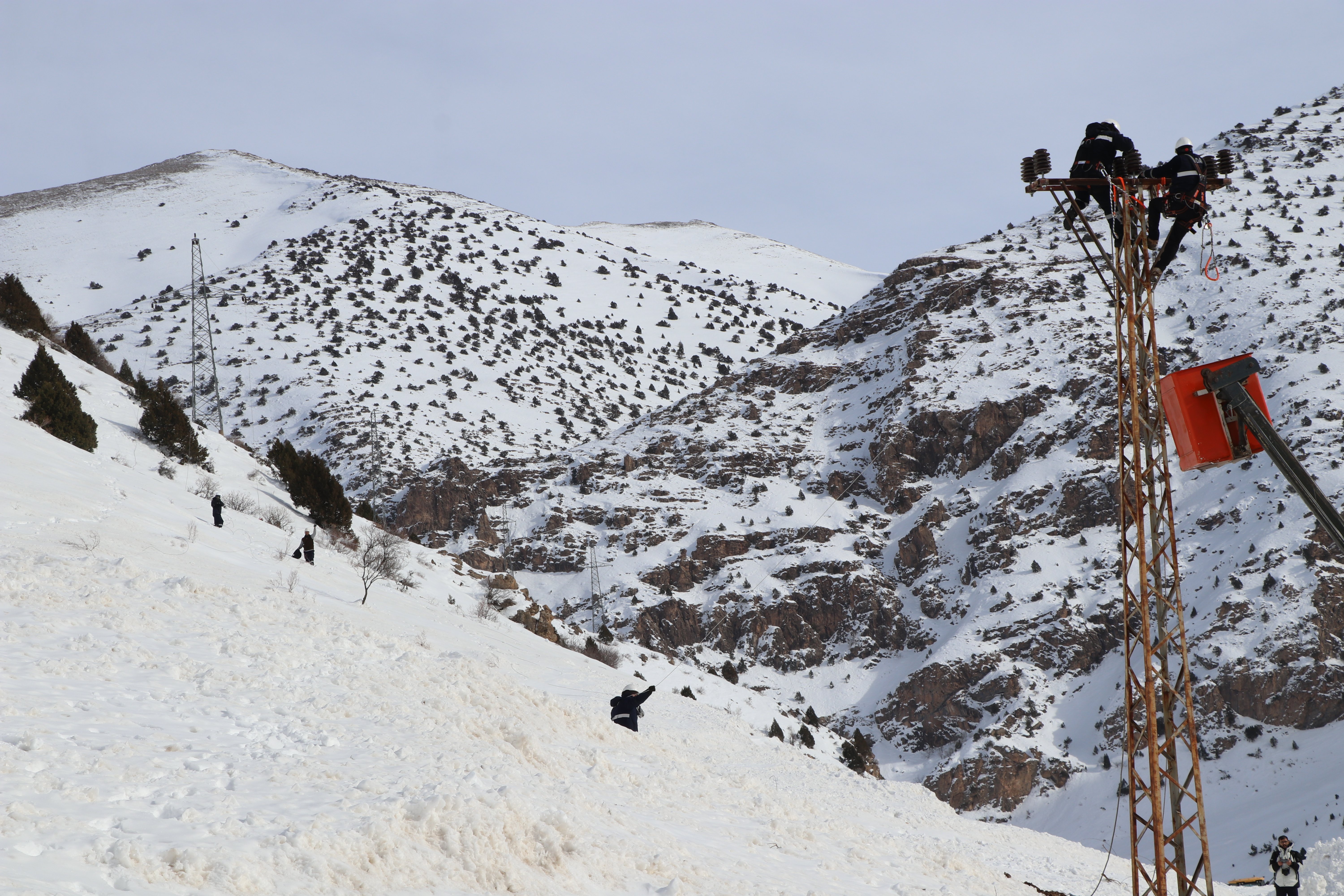 Van Çatak karayolu çığ