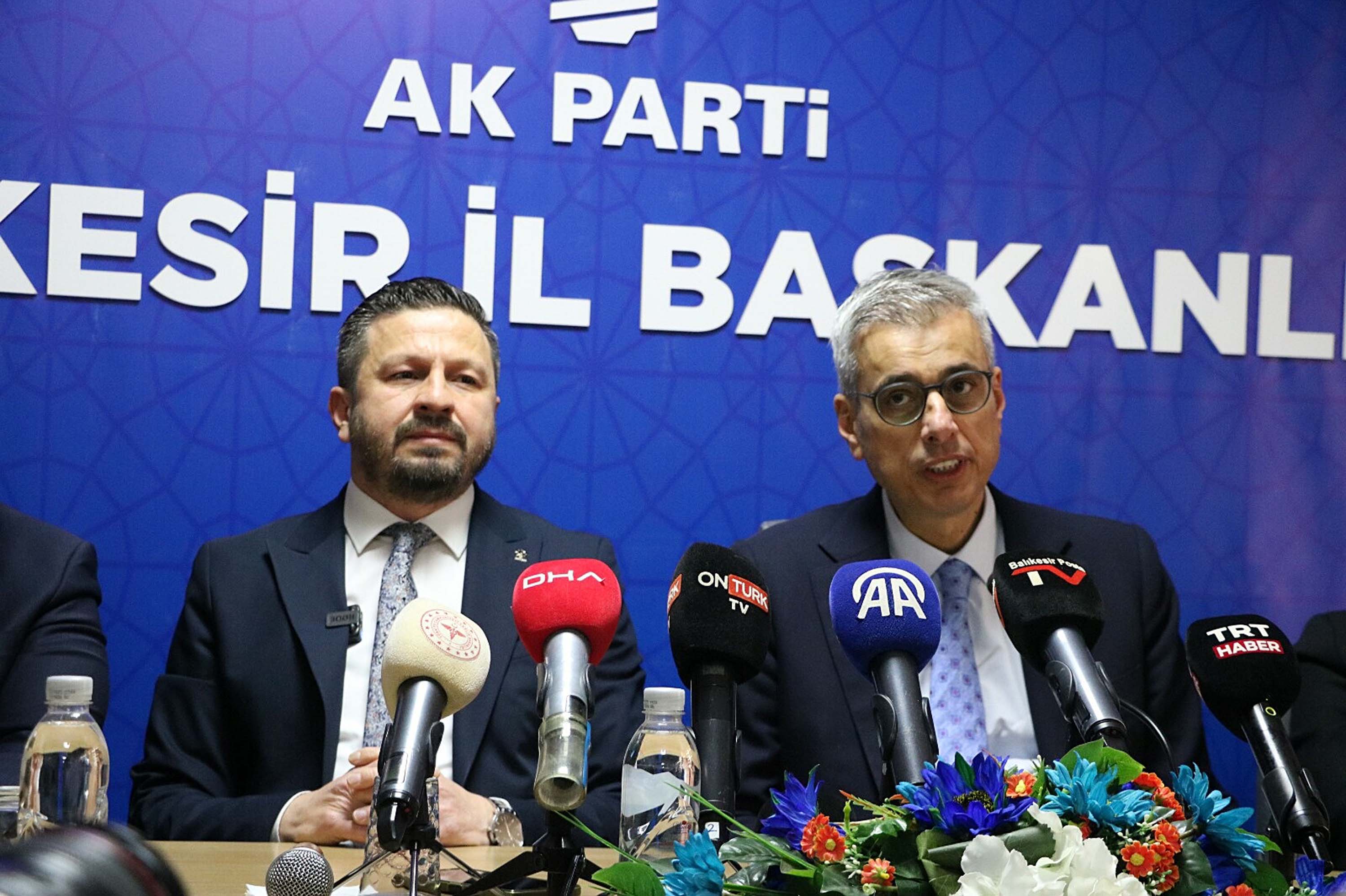Bakan Memişoğlu AK Parti Balıkesir İl Başkanlığı ziyareti