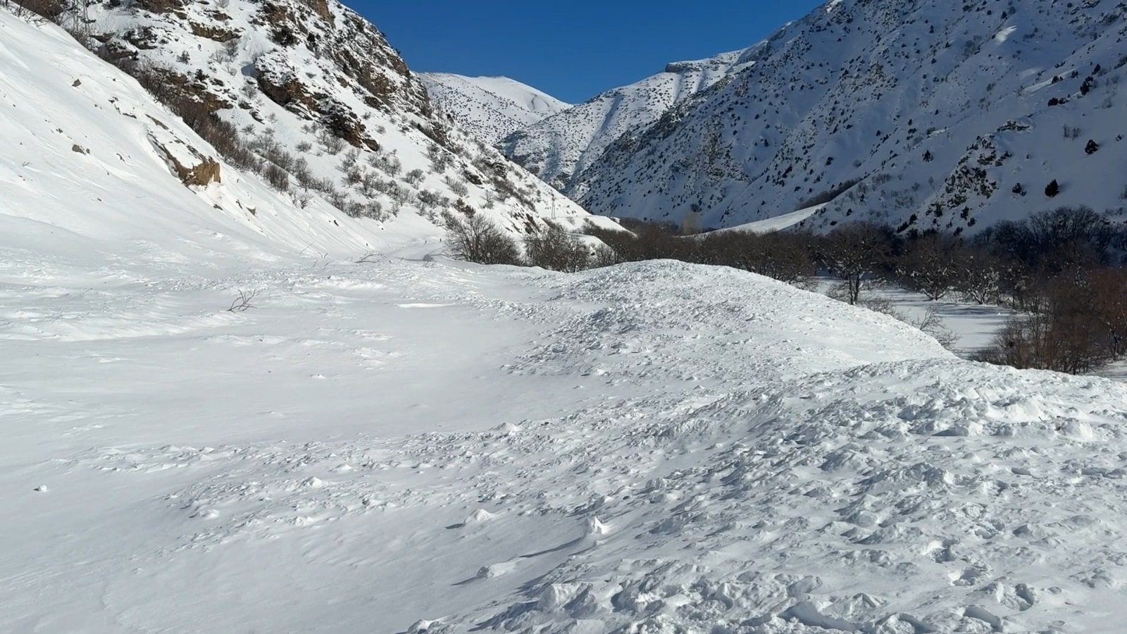 Çatak çığ sonrası yol durumu