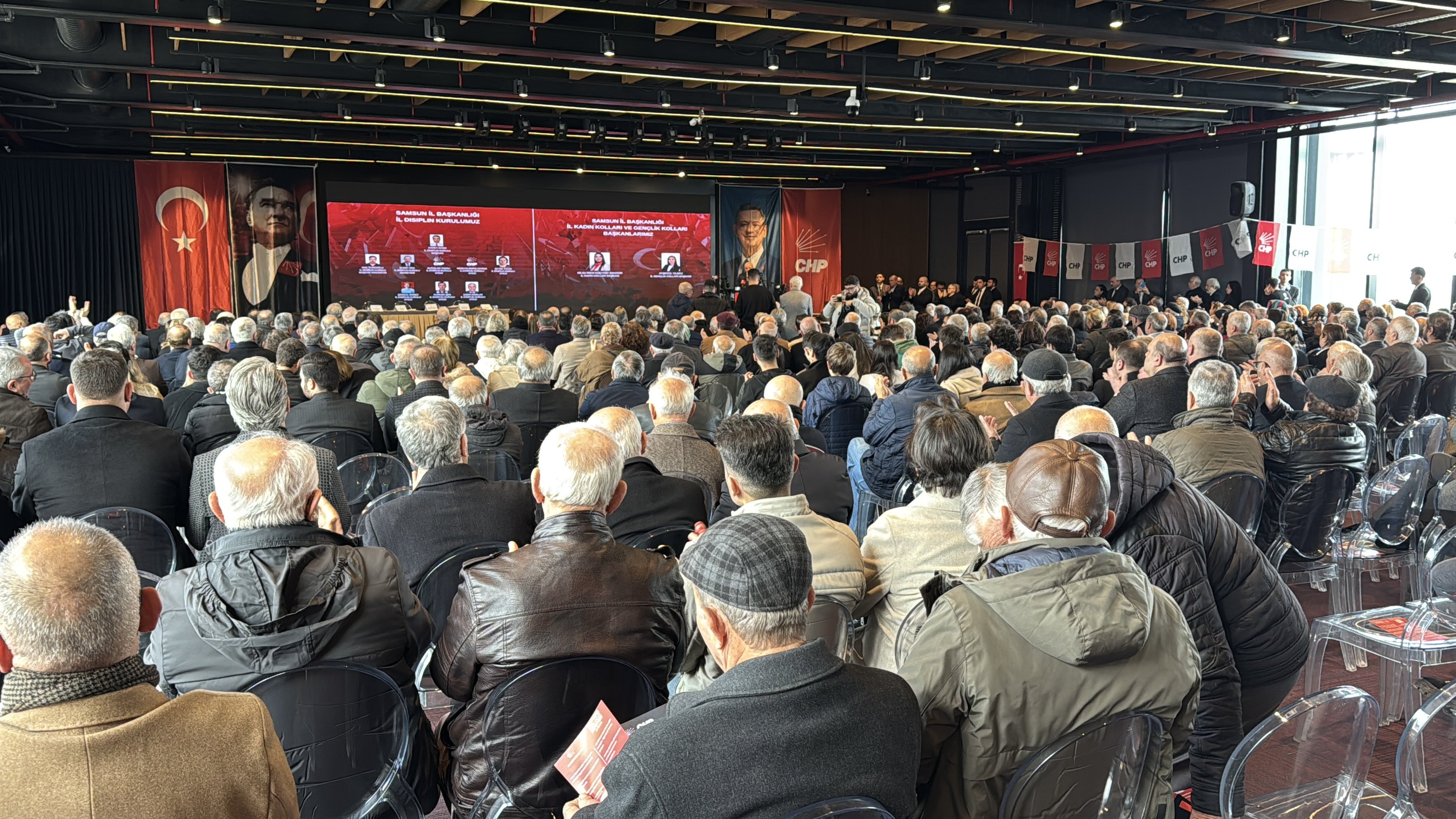 Deniz Yavuzyılmaz Konuşma Yapıyor