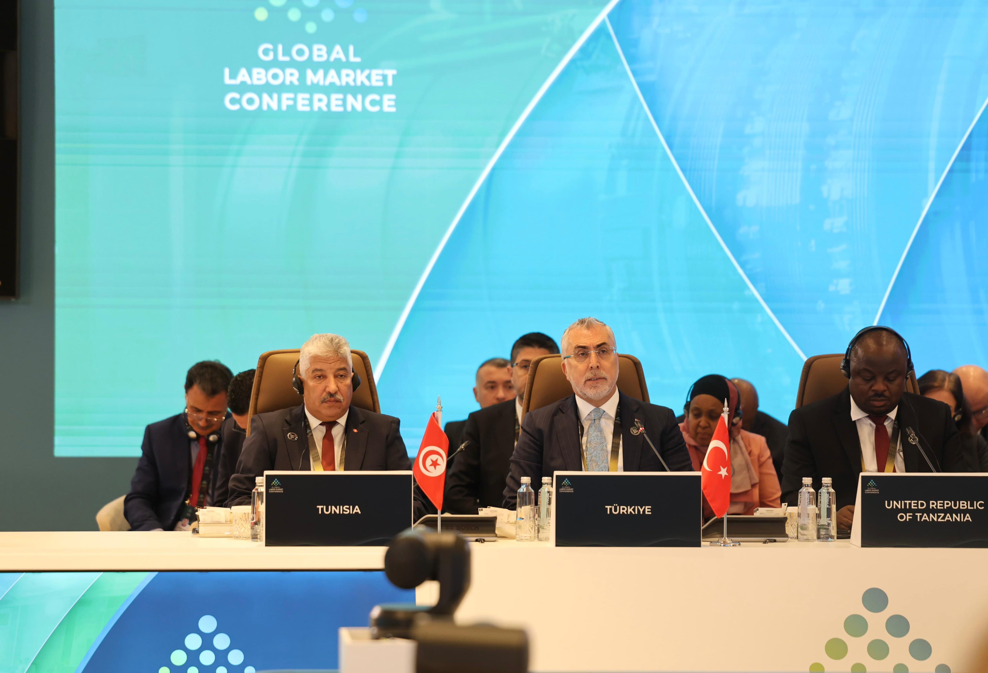 Bakan Işıkhan Konferans Konuşması