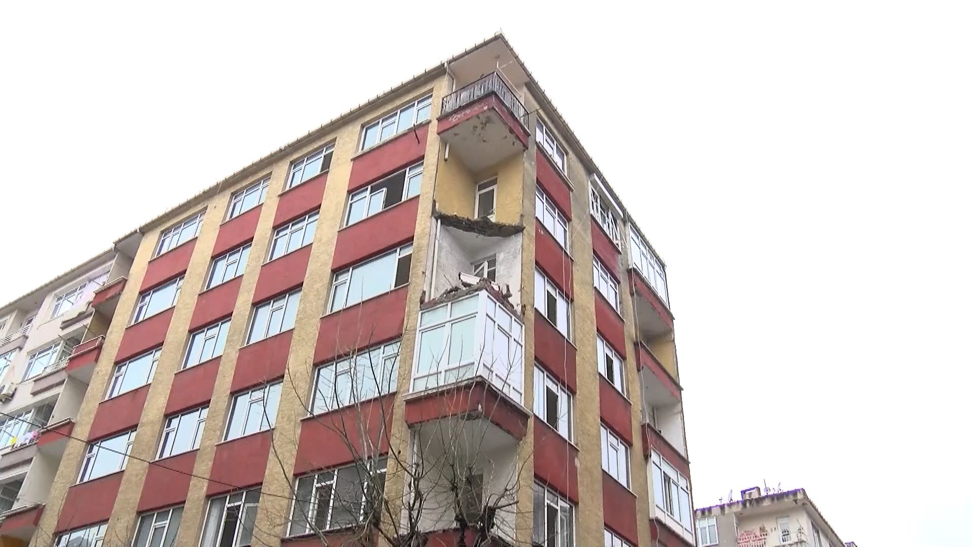 Bahçelievler çöken balkon enkazı