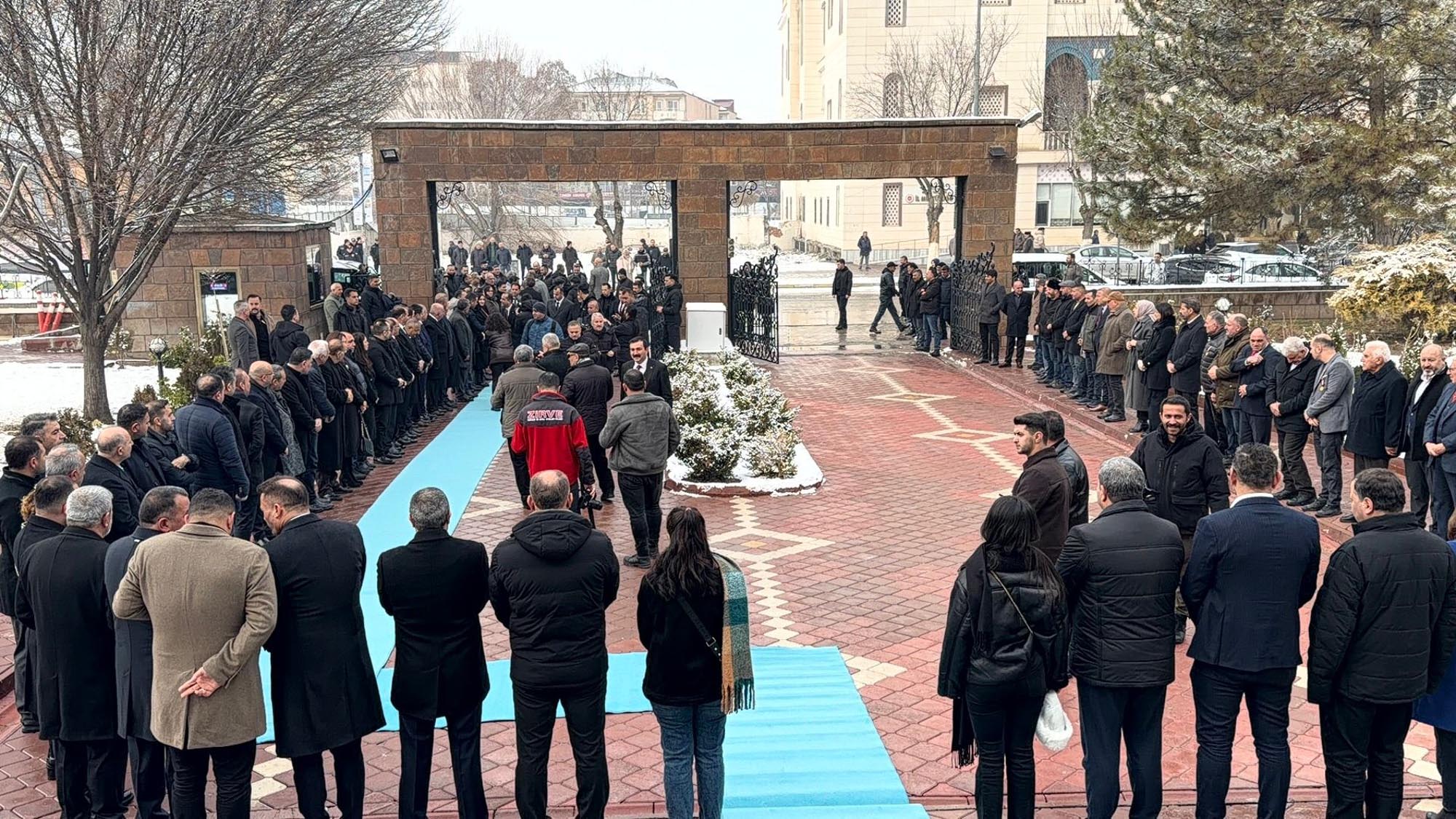 Vali Taşolar törende