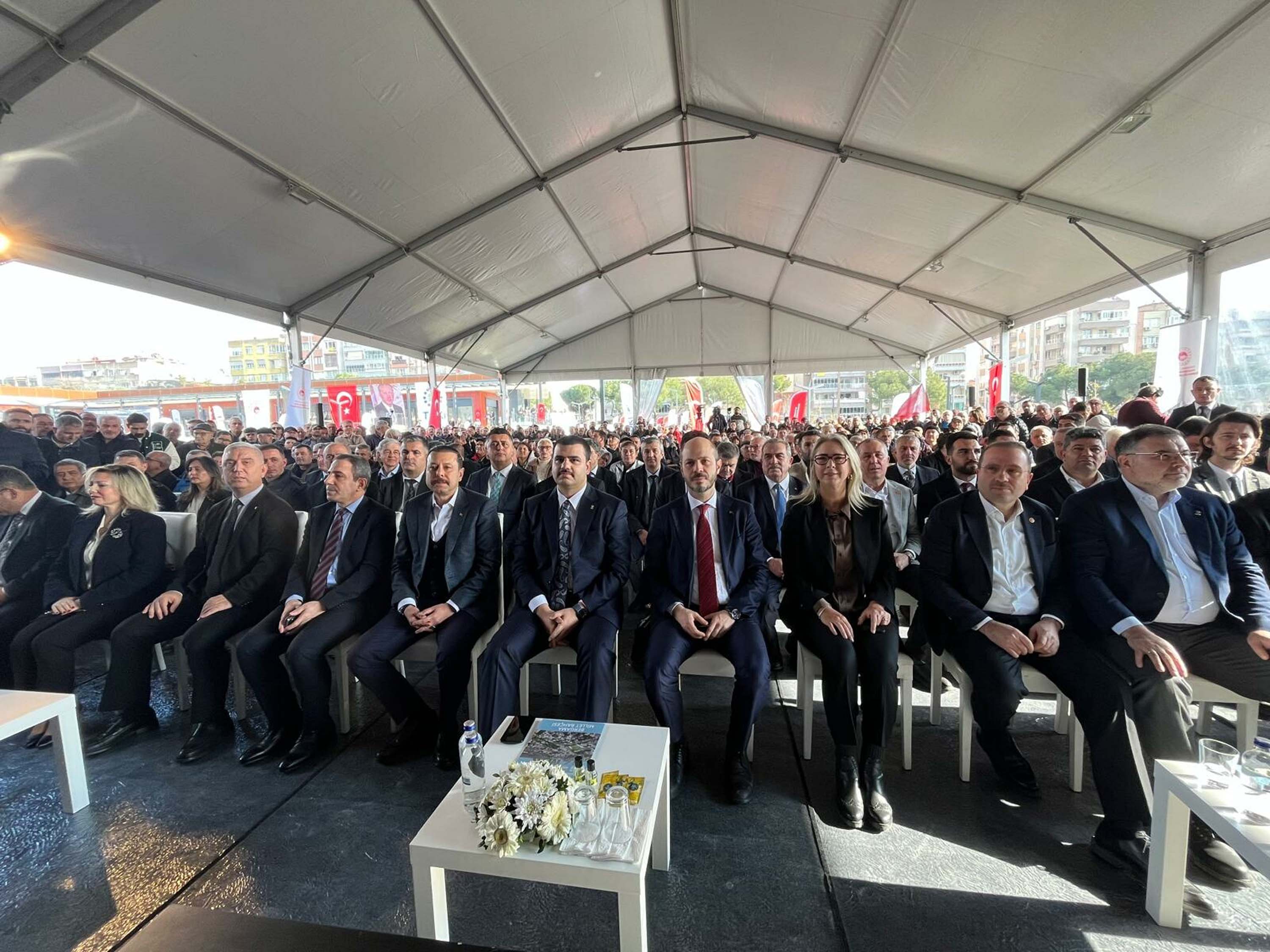 Bergama Millet Bahçesi Açılış Töreni Kalabalığı