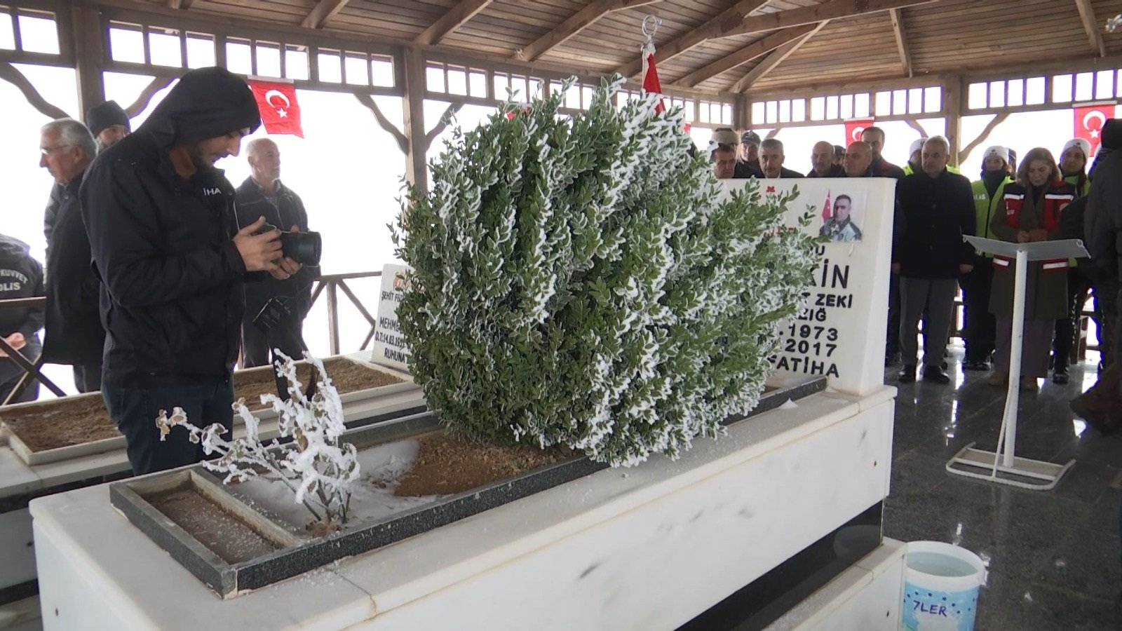 Şehit Fethi Sekin kabri başında anma programı