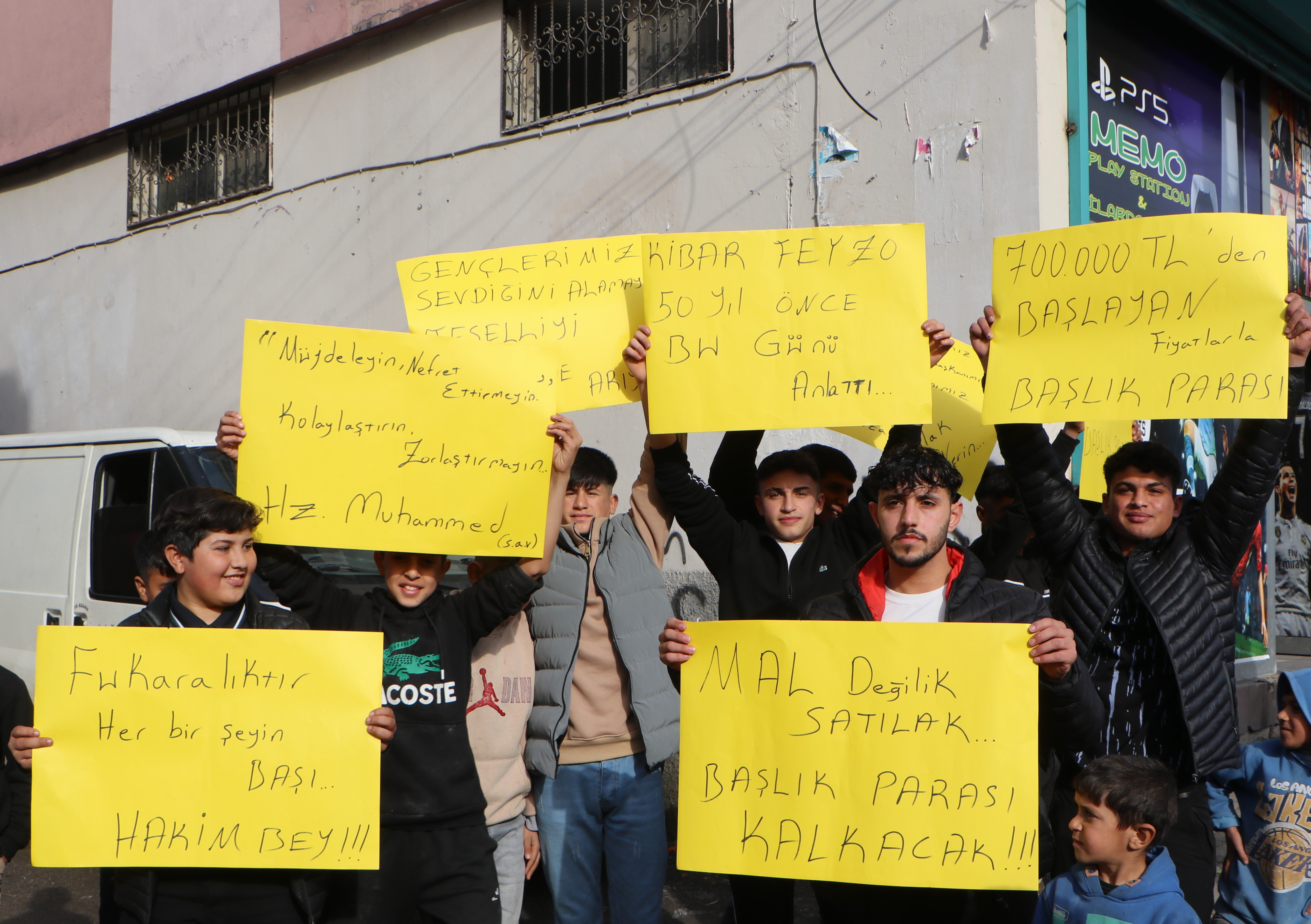 Başlık parası protestosu Adana gençler