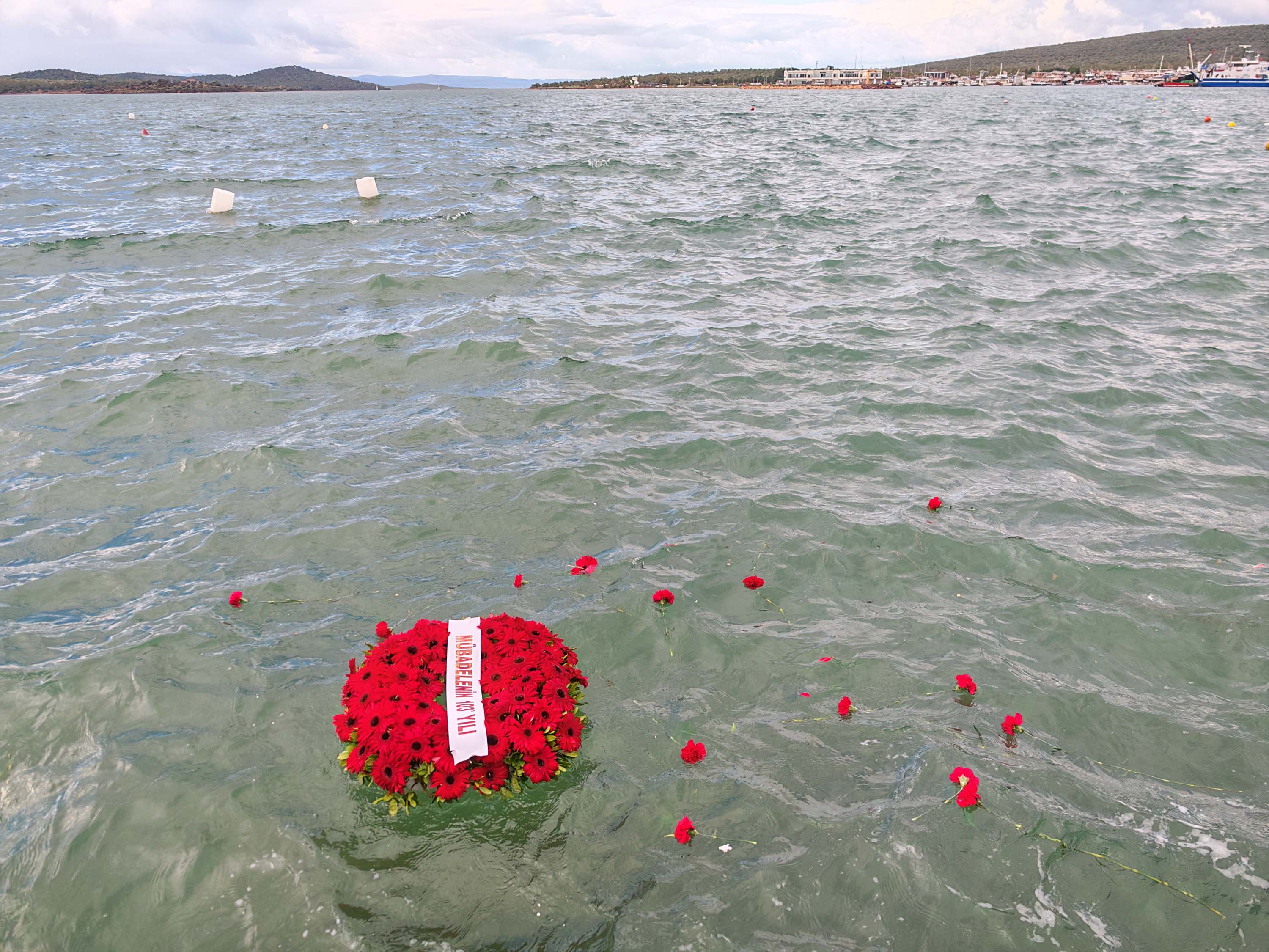 Mübadele Anma Töreni Denize Çiçek Atma