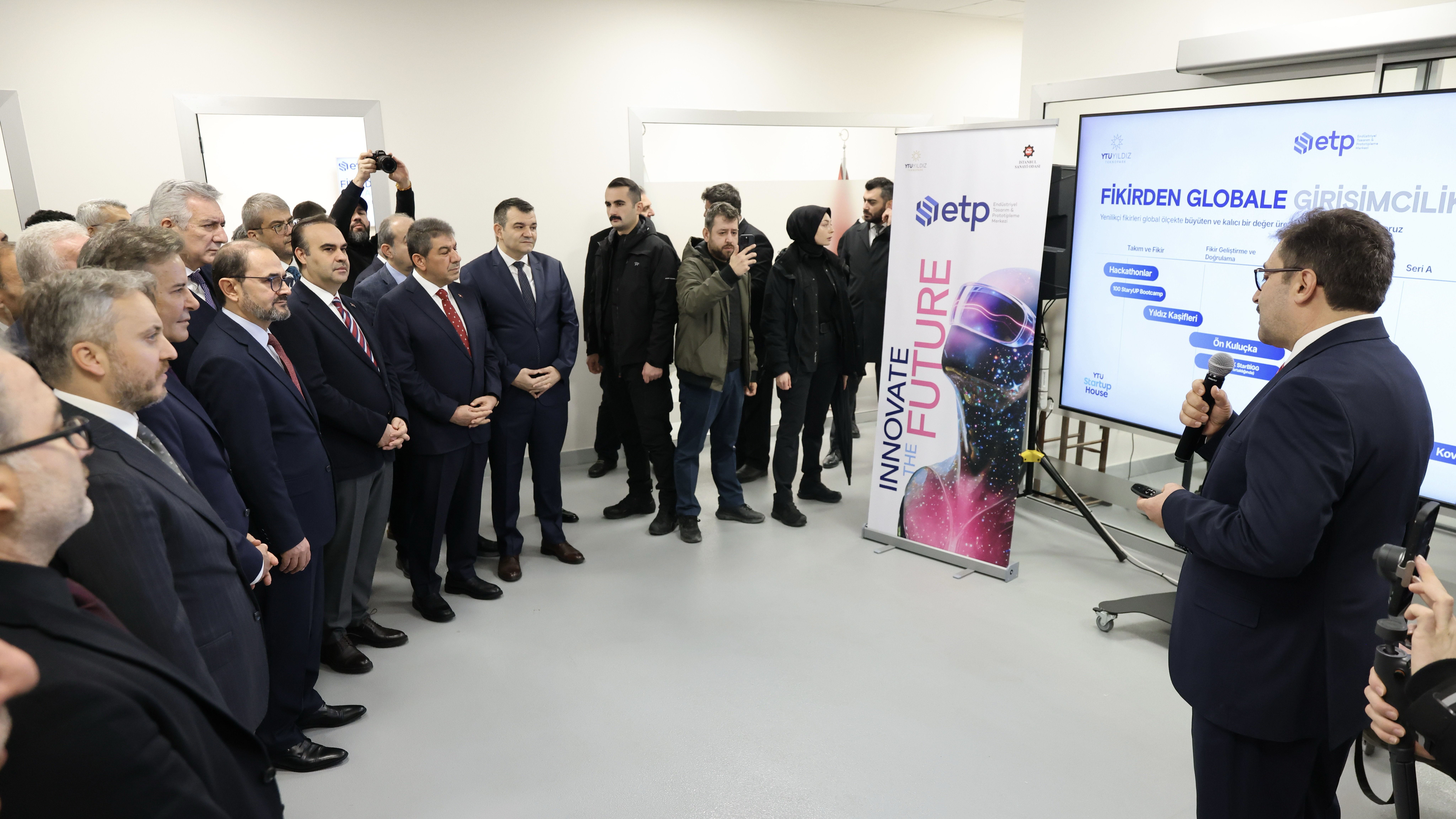 Bakan Mehmet Fatih Kacır Endüstriyel Tasarım Merkezi Ziyareti