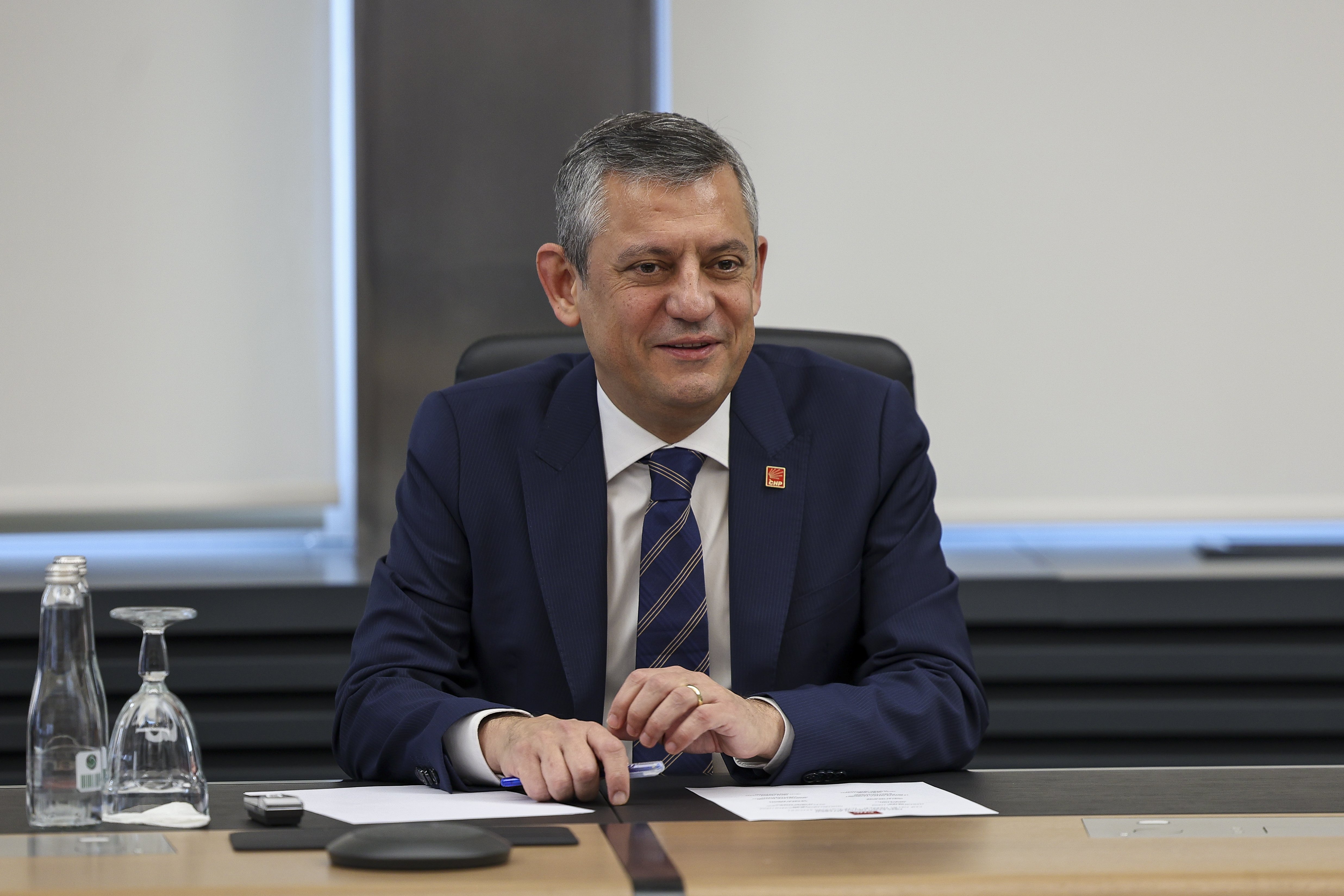 Tuncer Bakırhan konuşma yapıyor