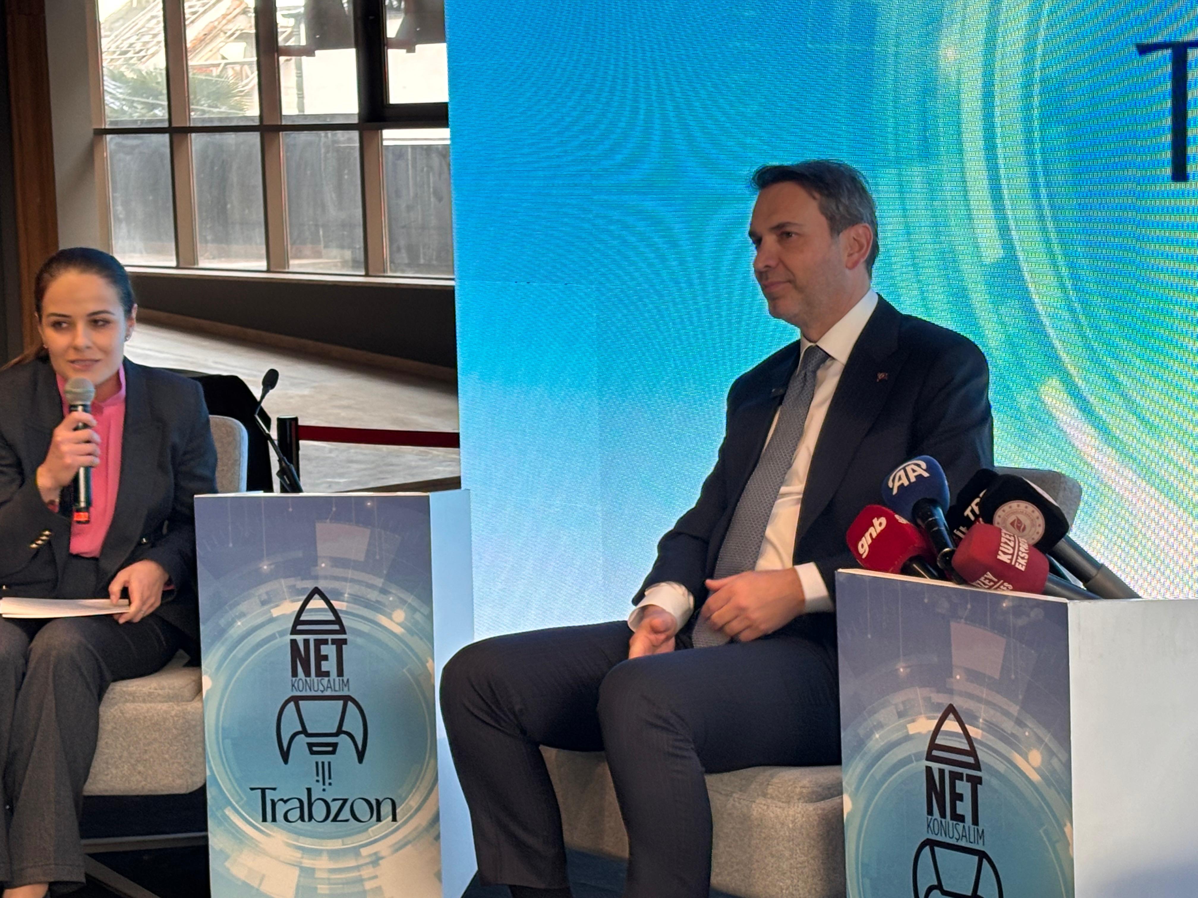 Ömer İleri gençlere hitap ediyor