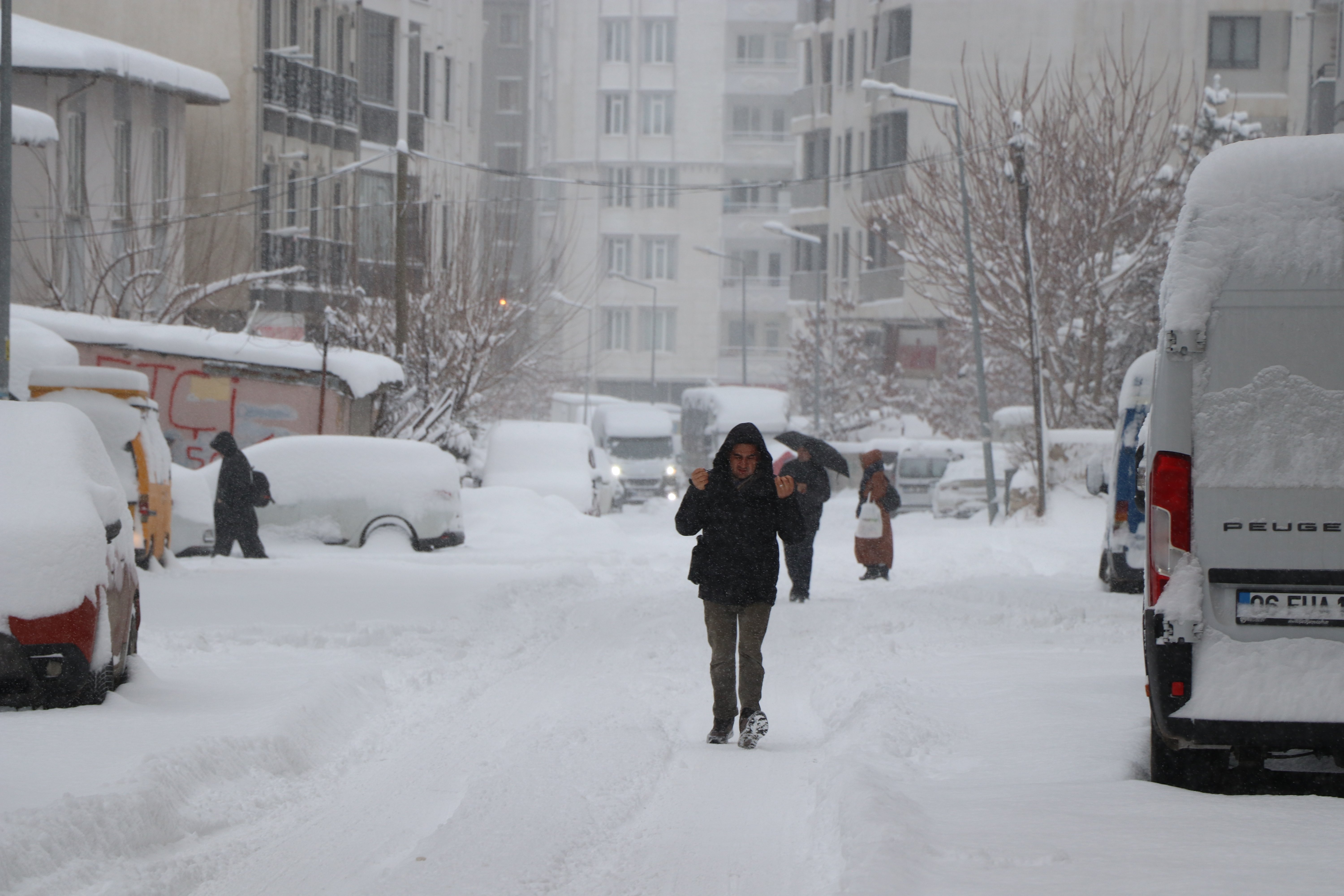 Van kar kalınlığı araçlar karda