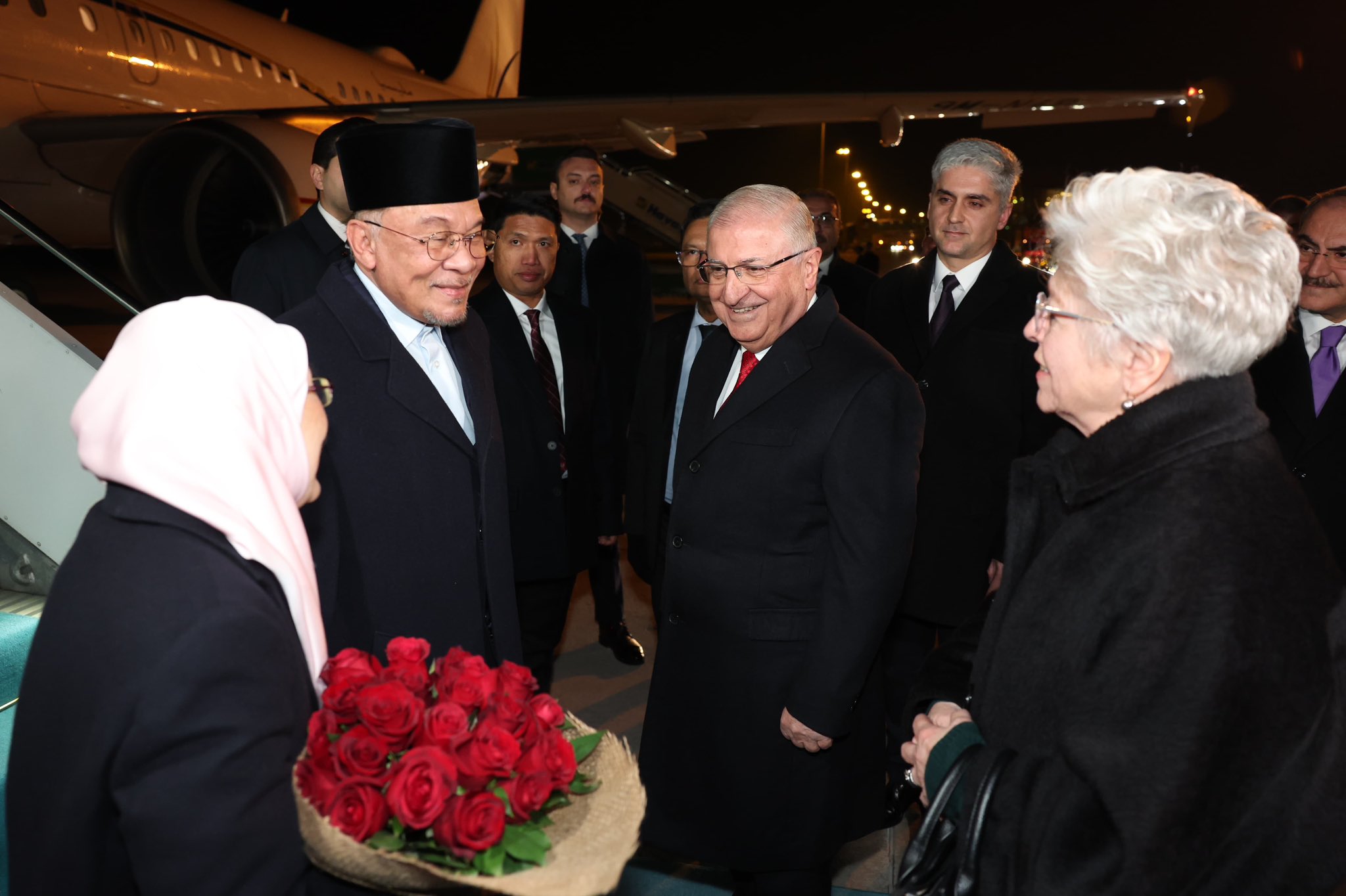 Milli Savunma Bakanı Yaşar Güler Malezya Başbakanı Enver İbrahim