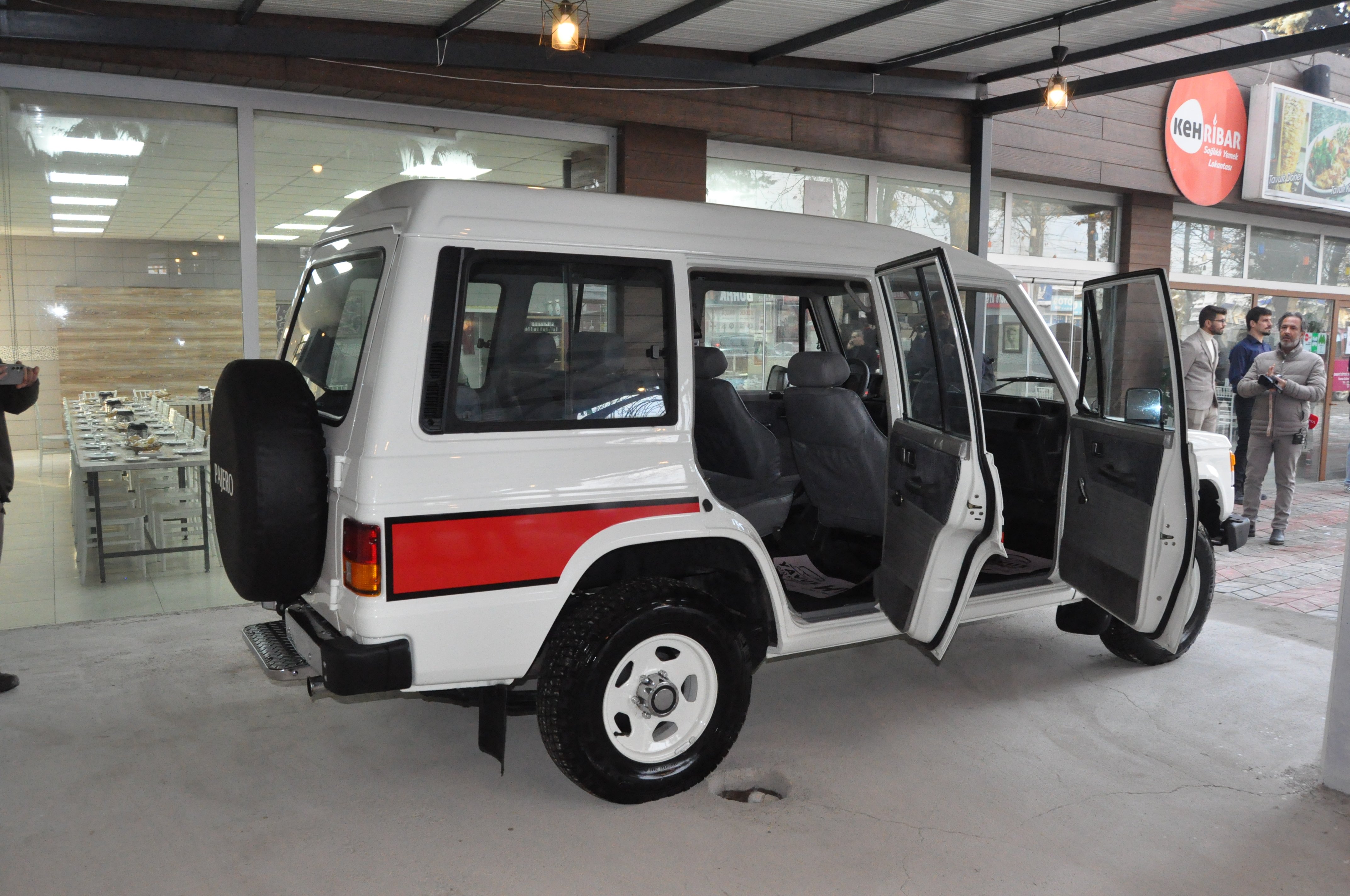 Mehmet Kemal Yazıcıoğlu restore edilen cipin başında