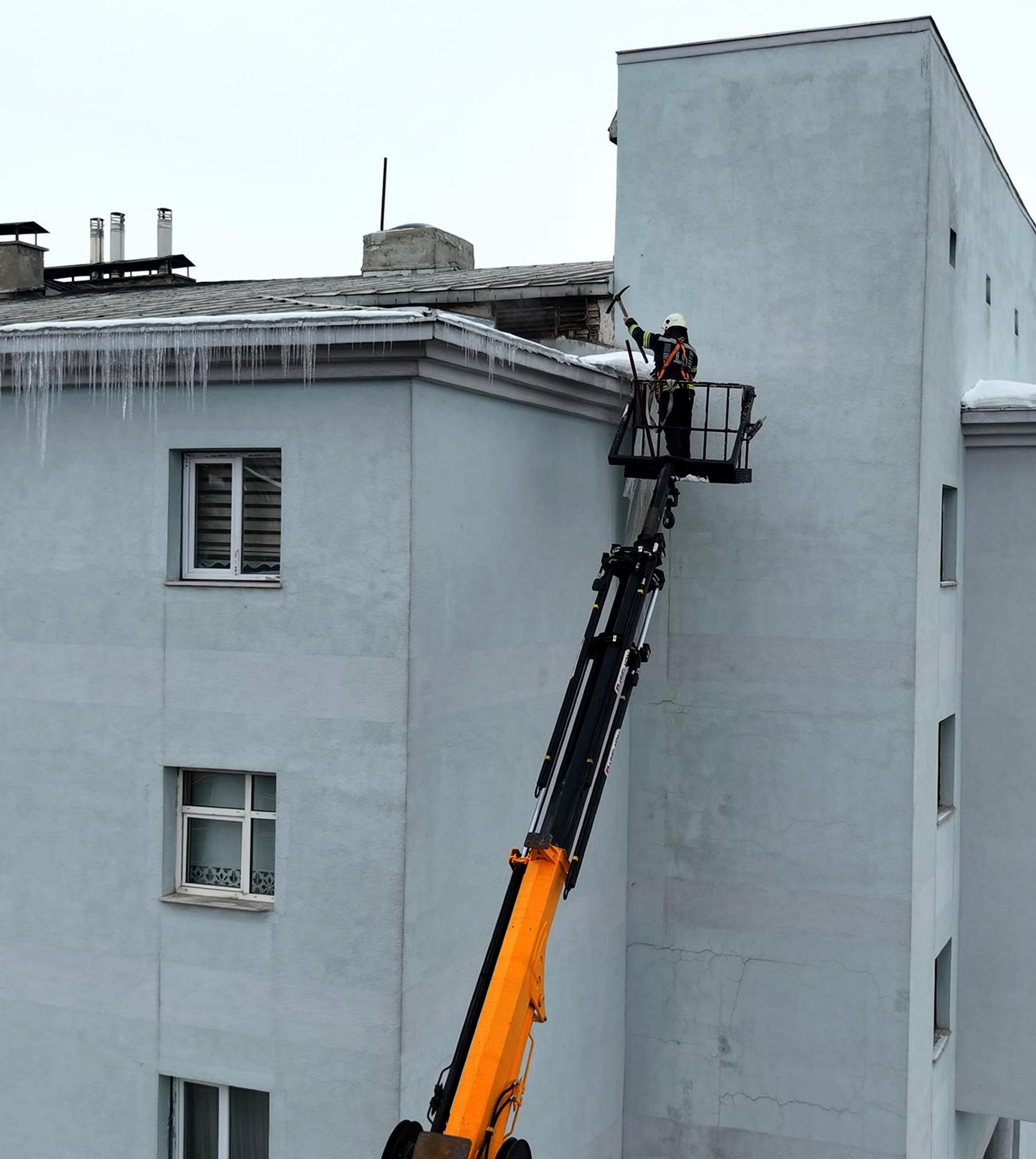 Erzurum itfaiye ekipleri çalışması