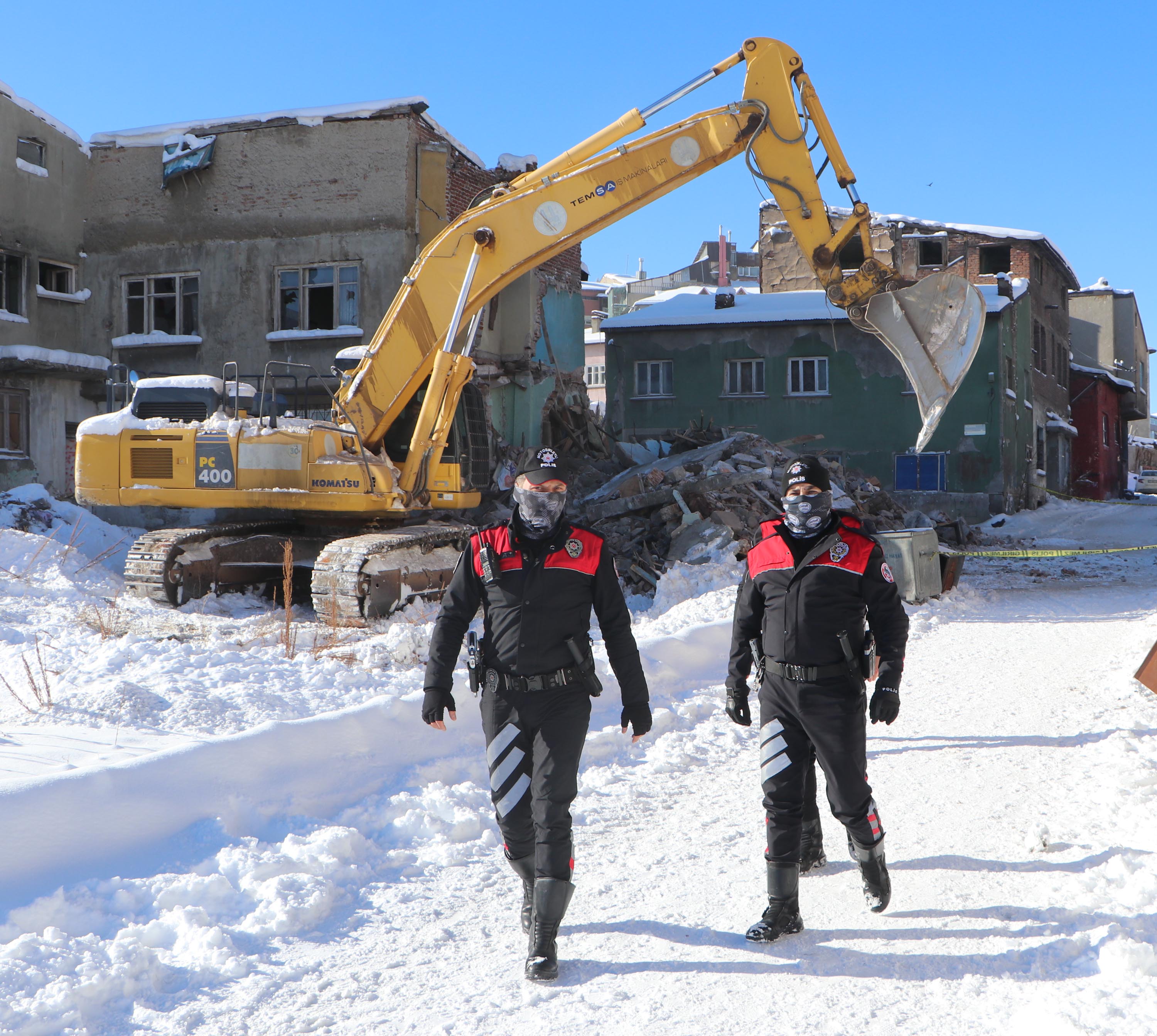 Metruk binaların yıkım süreci