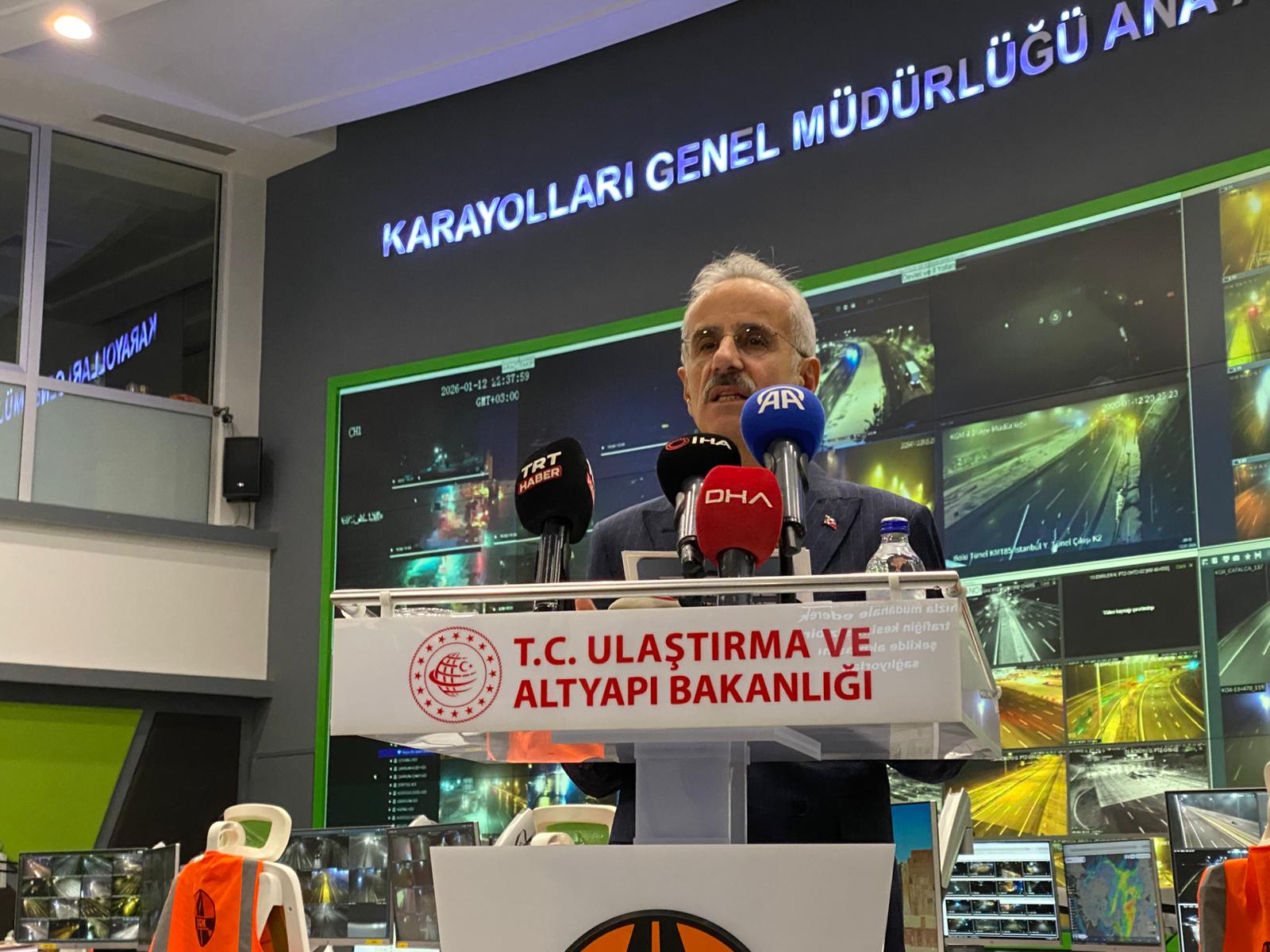 Bakan Abdulkadir Uraloğlu Akıllı Ulaşım Sistemleri Merkezinde