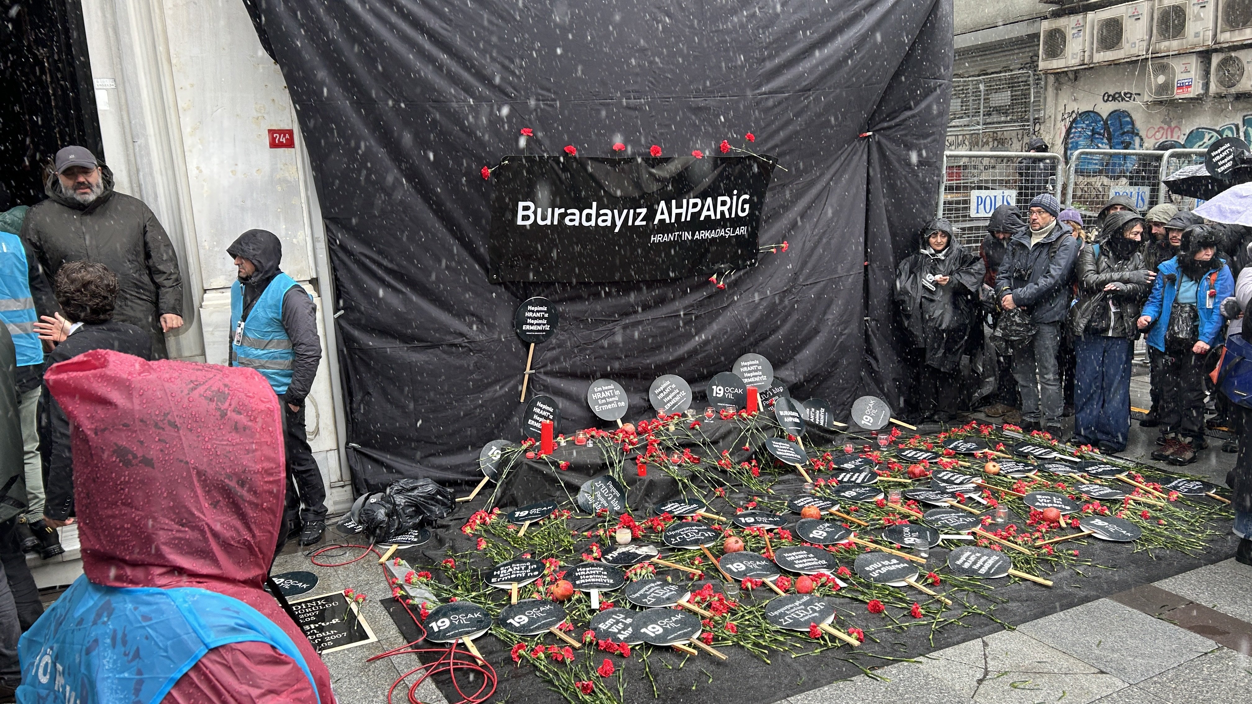 Hrant Dink anması Sebat Apartmanı önü