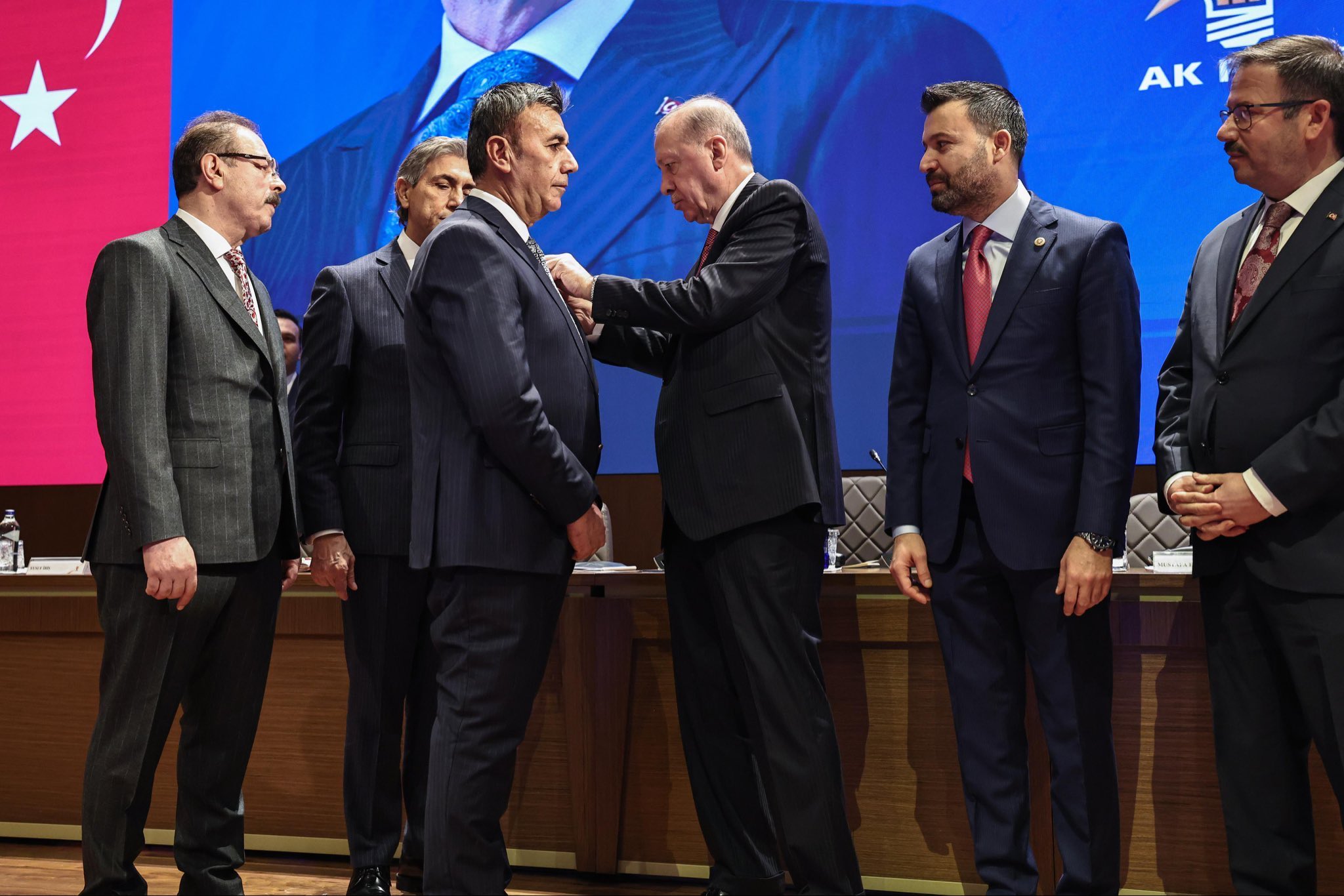 Cumhurbaşkanı Erdoğan AK Parti MKYK toplantısında konuşuyor