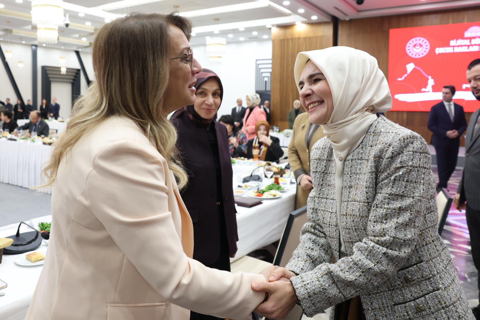 Dijital Dünyada Çocuk Hakları