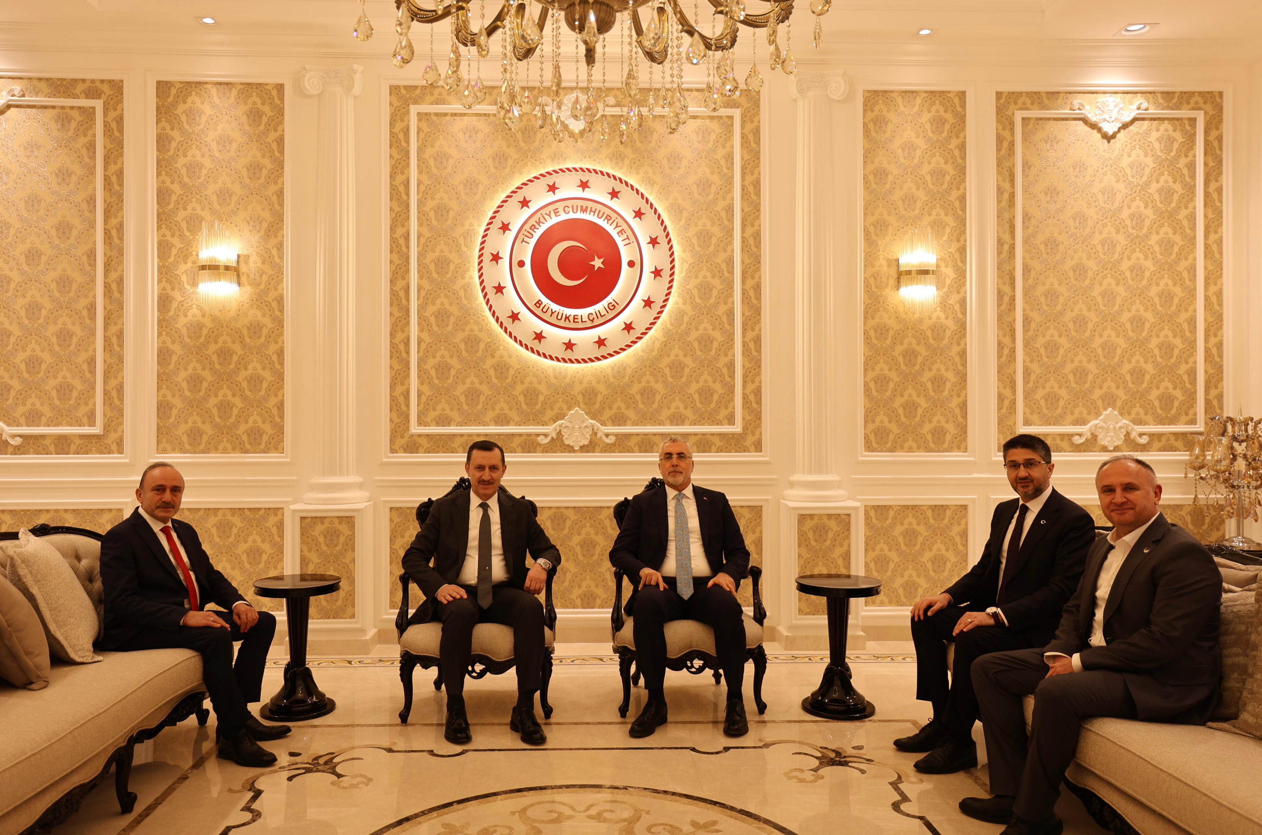 Bakan Vedat Işıkhan ve Büyükelçi Emrullah İşler