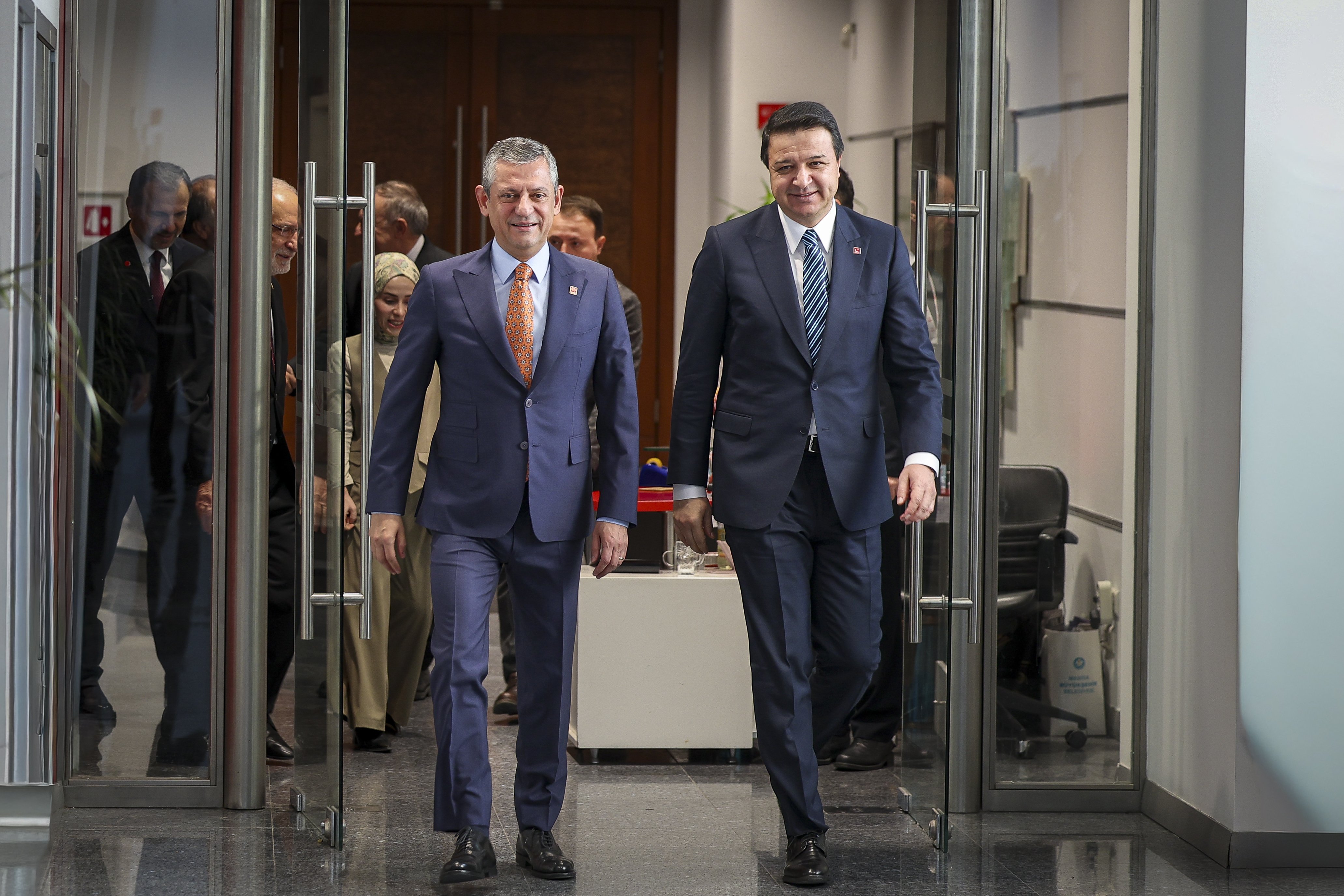 Özgür Özel Mahmut Arıkan görüşmesi