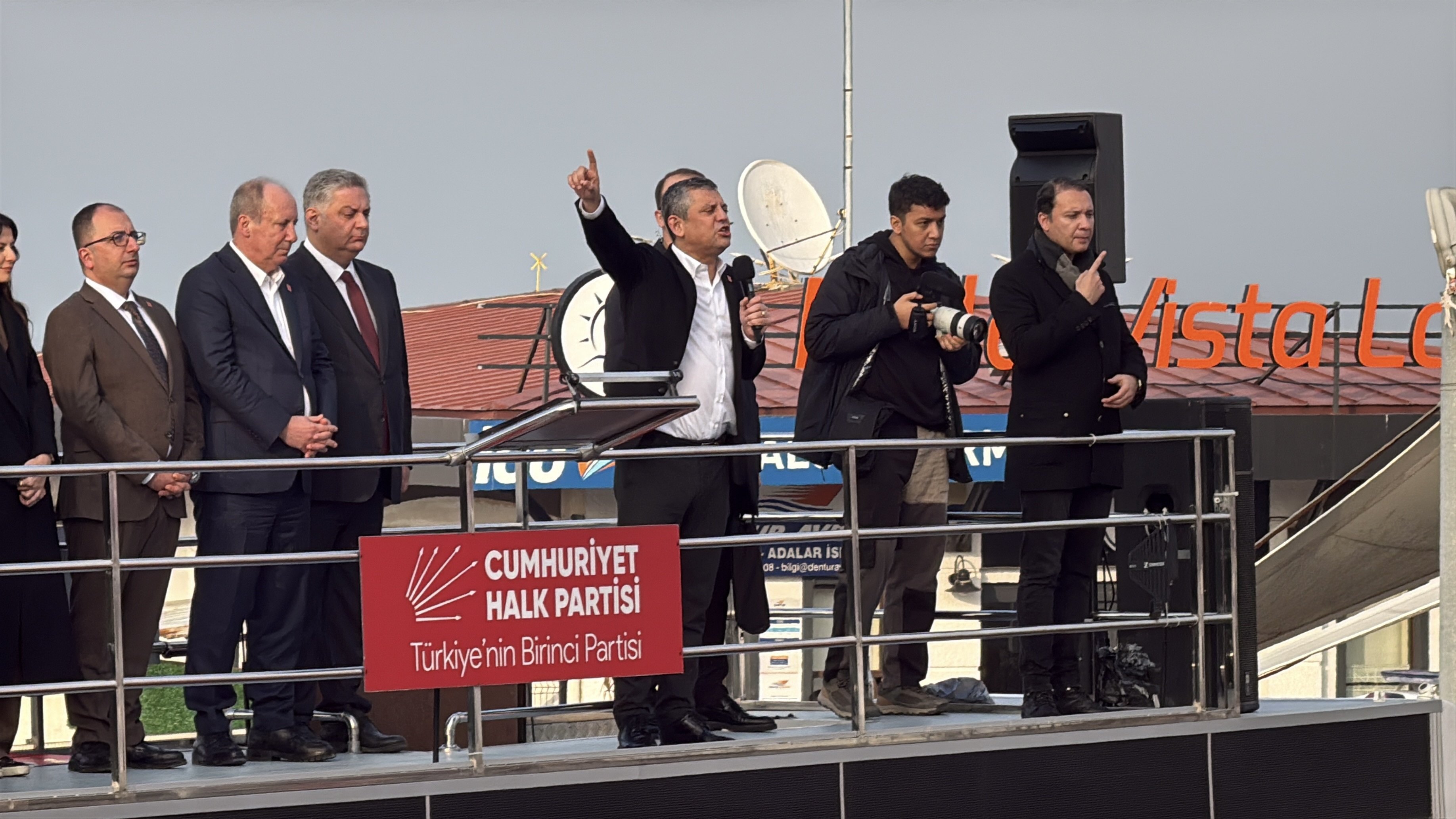 Özgür Özel Konuşma Yapıyor