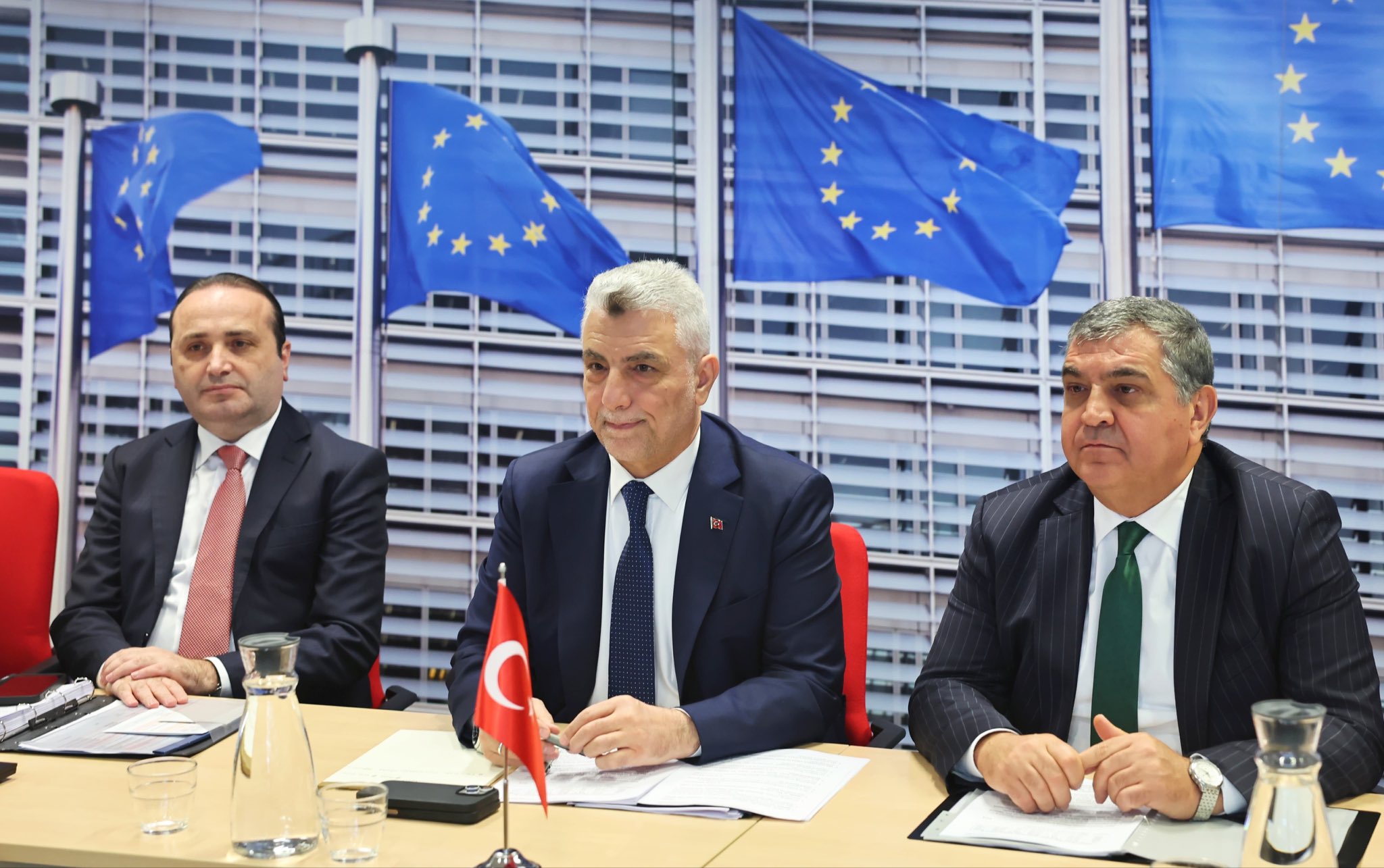 Ticaret Bakanı Ömer Bolat AB Komiseri Sefcovic ile görüşüyor