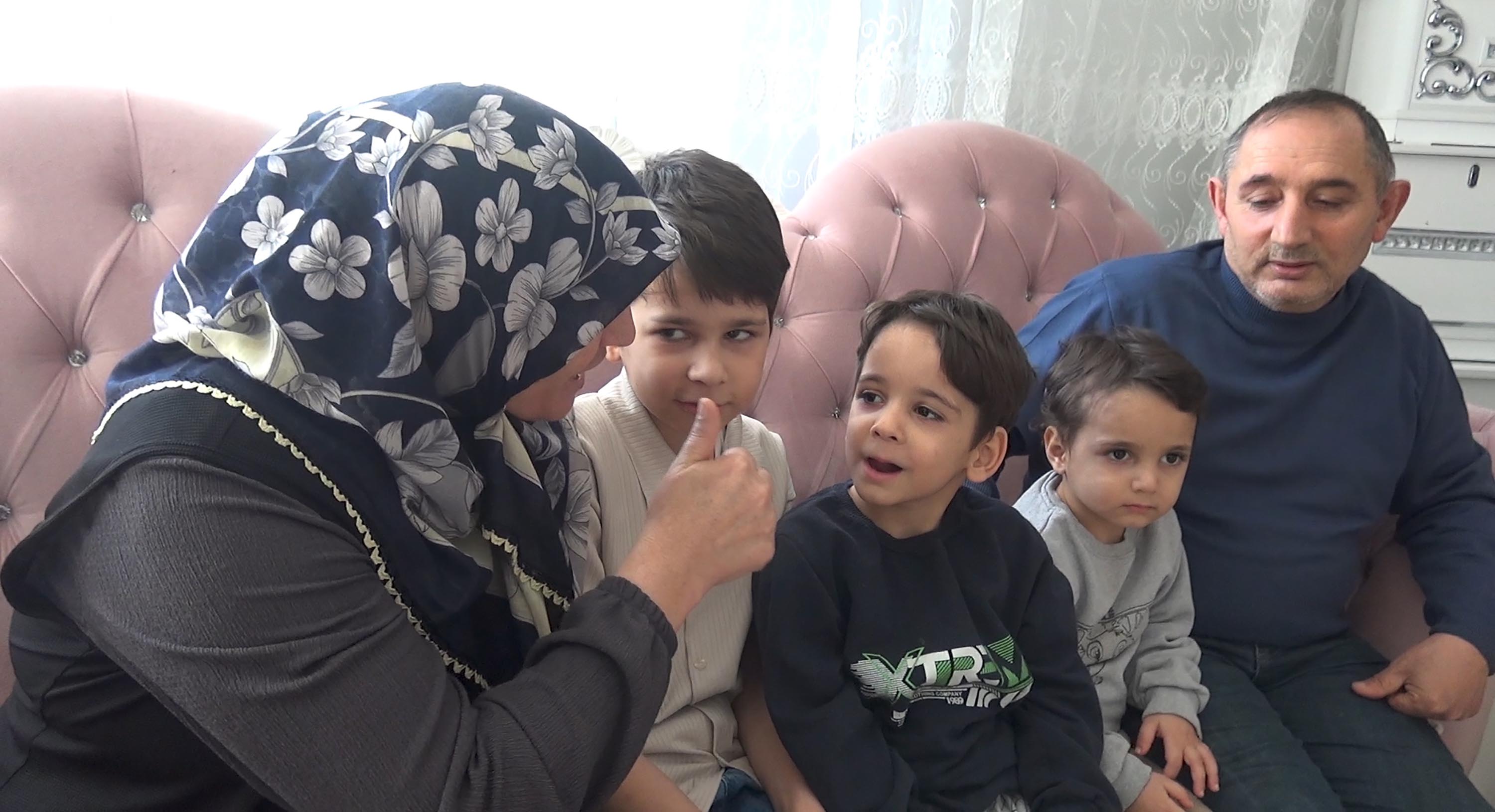 Kısa ailesi çocukları babalarının fotoğrafı