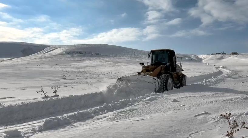 Kar altındaki mahalle