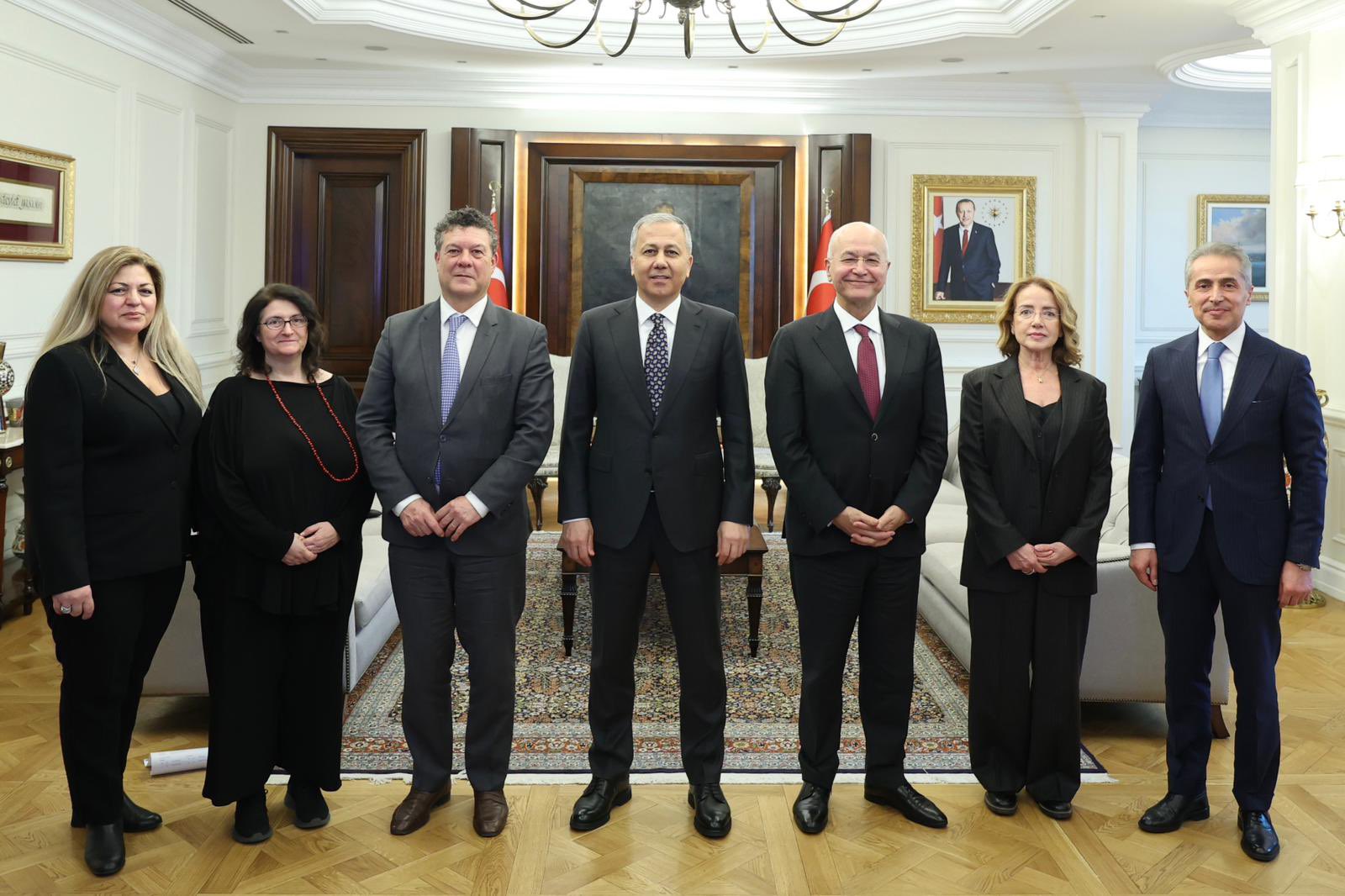 Bakan Yerlikaya BM Mülteciler Yüksek Komiseri ile görüşme