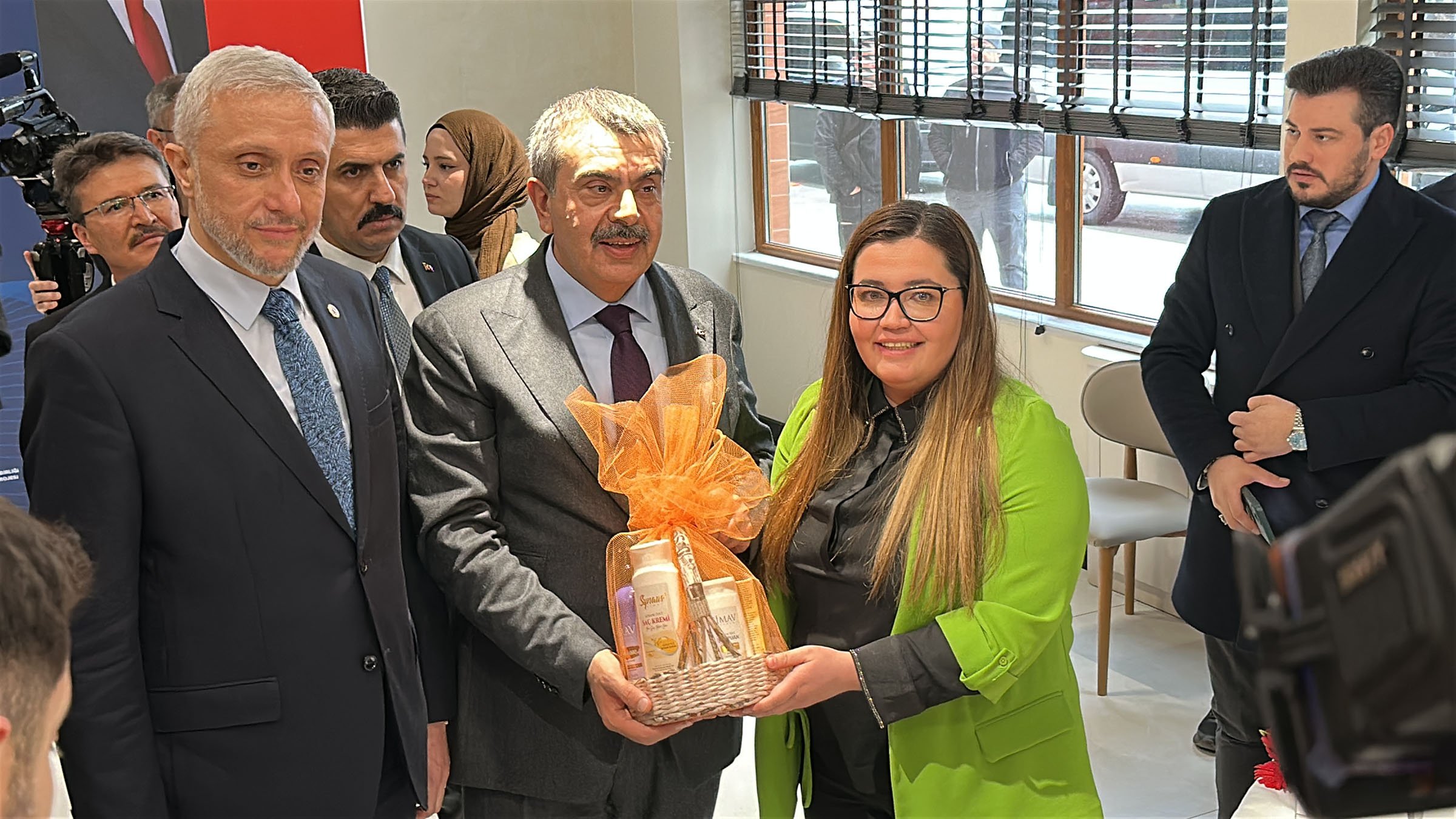 Bakan Tekin Konuşma Yapıyor