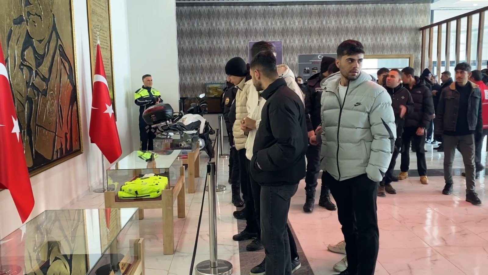 Vali Yardımcısı Ömer Özbay konuşma yapıyor