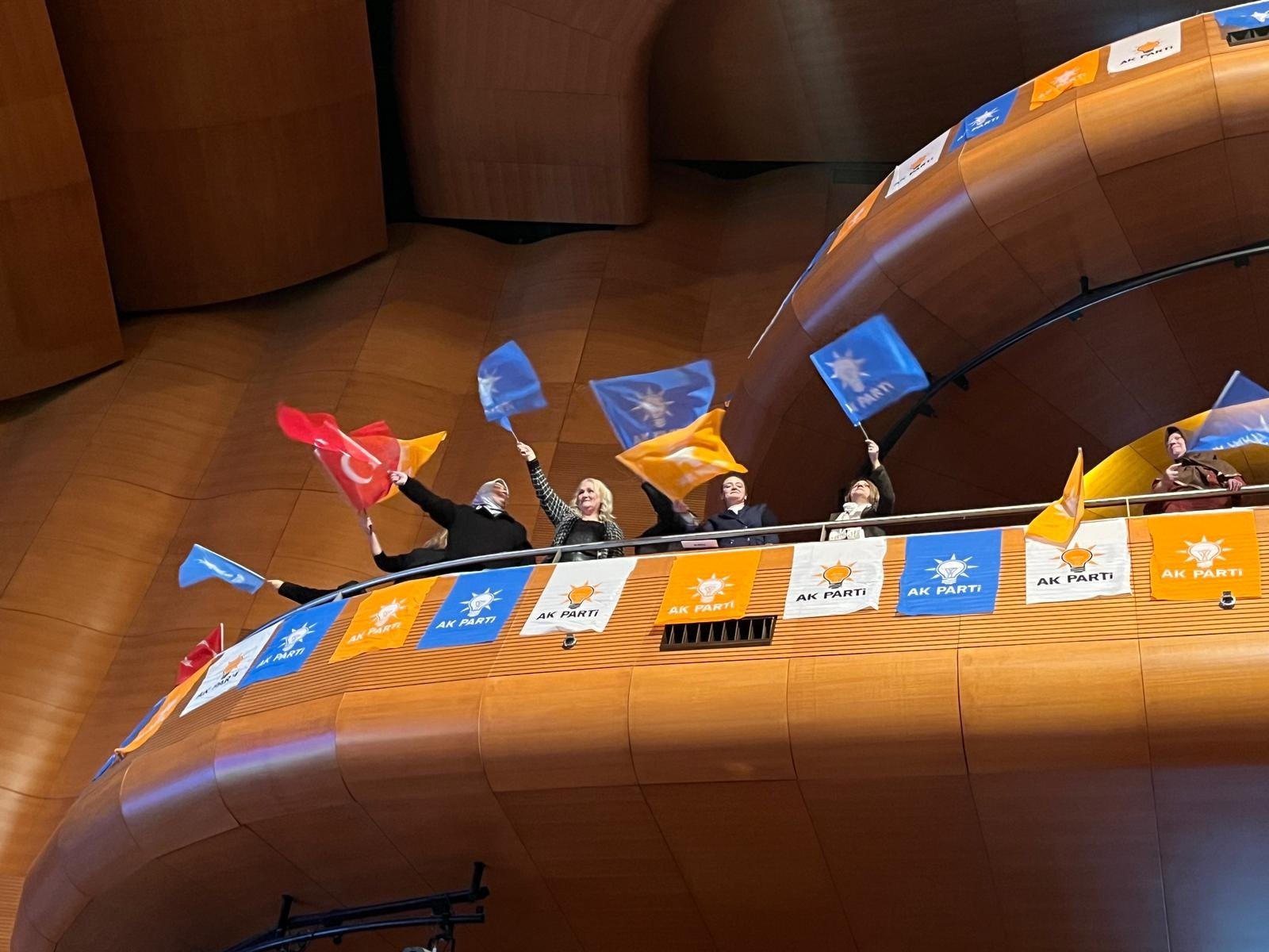 AK Parti Bursa Toplantısı Katılımcılar