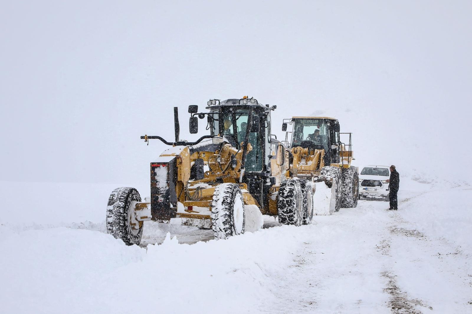 Van karla mücadele ekipleri çalışma