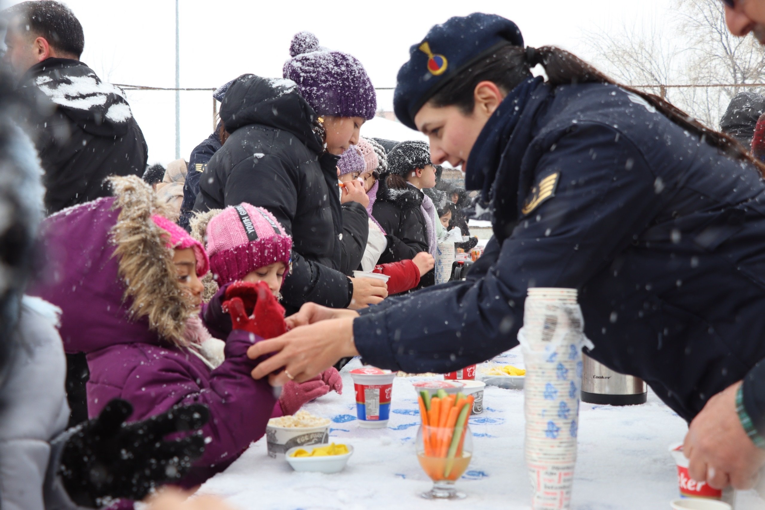 Jandarma ve Çocuklar Kızak Etkinliği