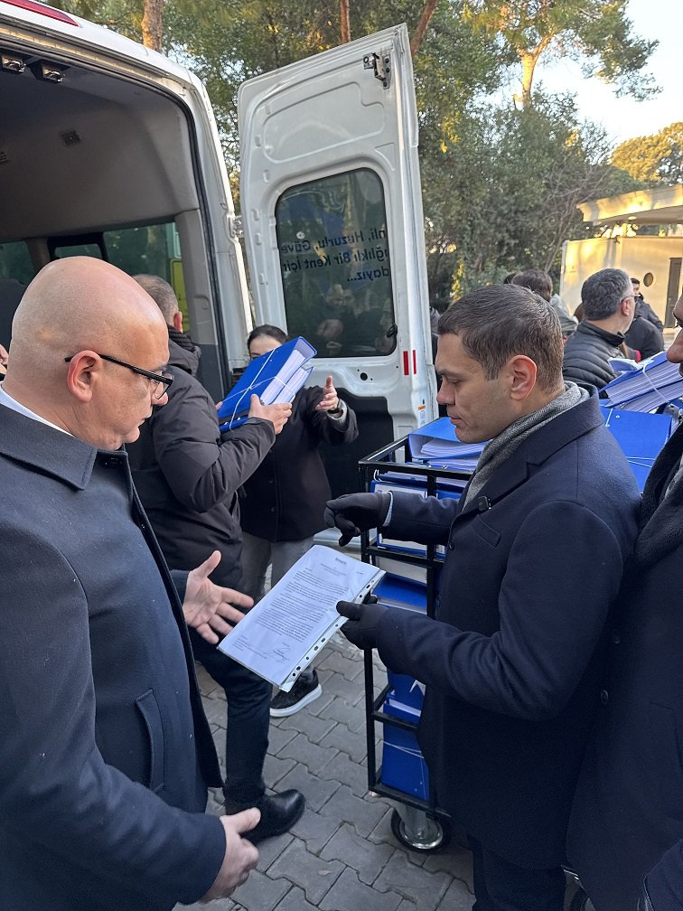 Martı TAG Oğuz Alper Öktem dilekçe teslimi İzmir Büyükşehir Belediyesi UKOME