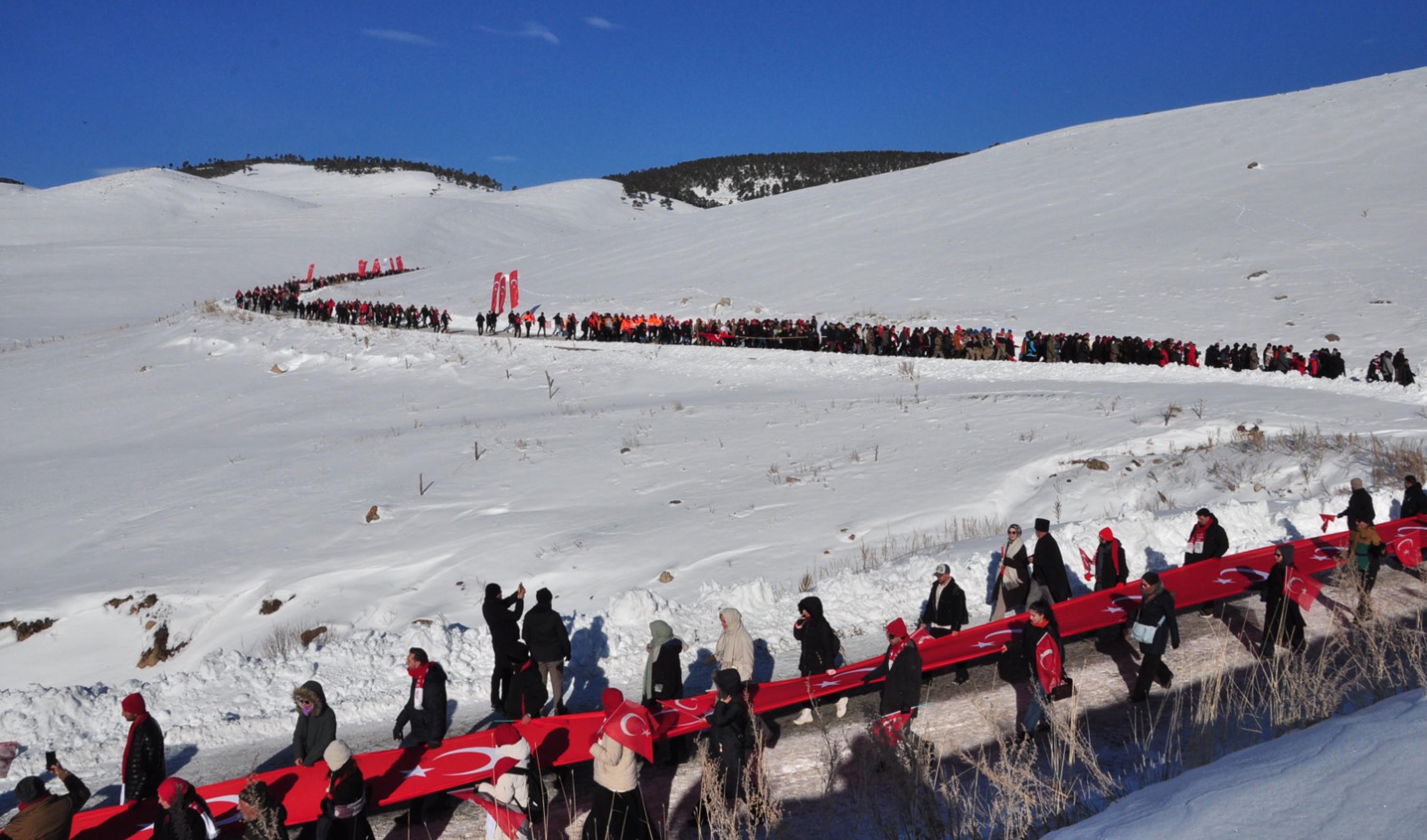 Sarıkamış Yürüyüşü Bayraklar